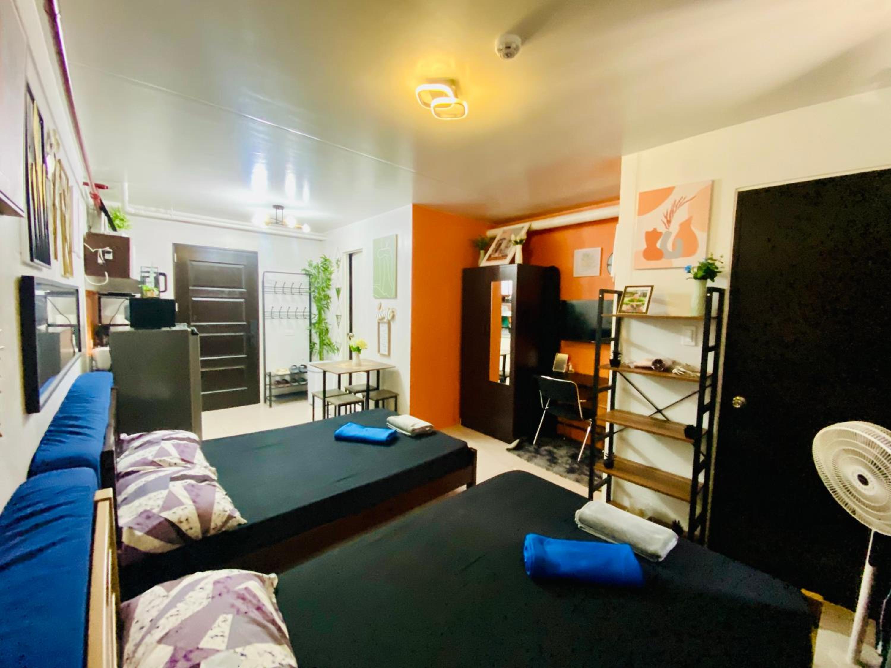 One-Bedroom Apartment photo 1