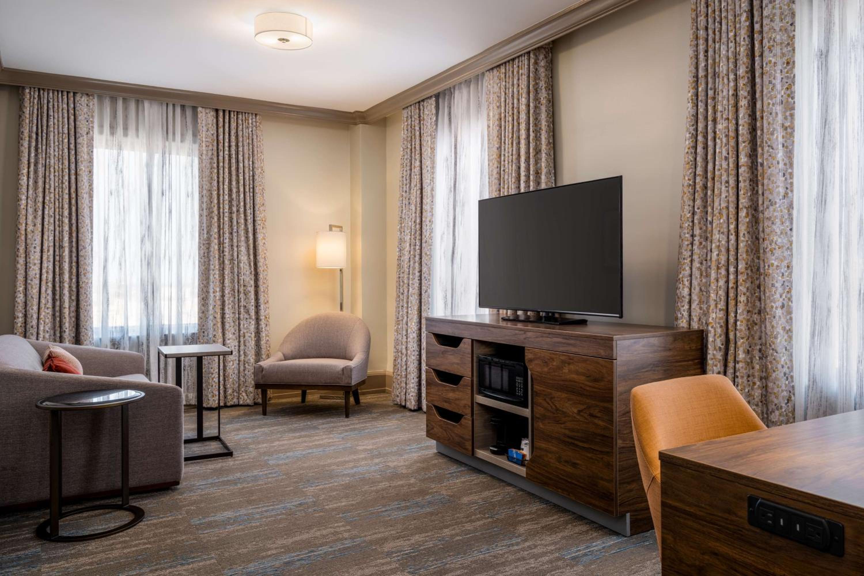 Corner King Suite with Canal Street View - Photo 5