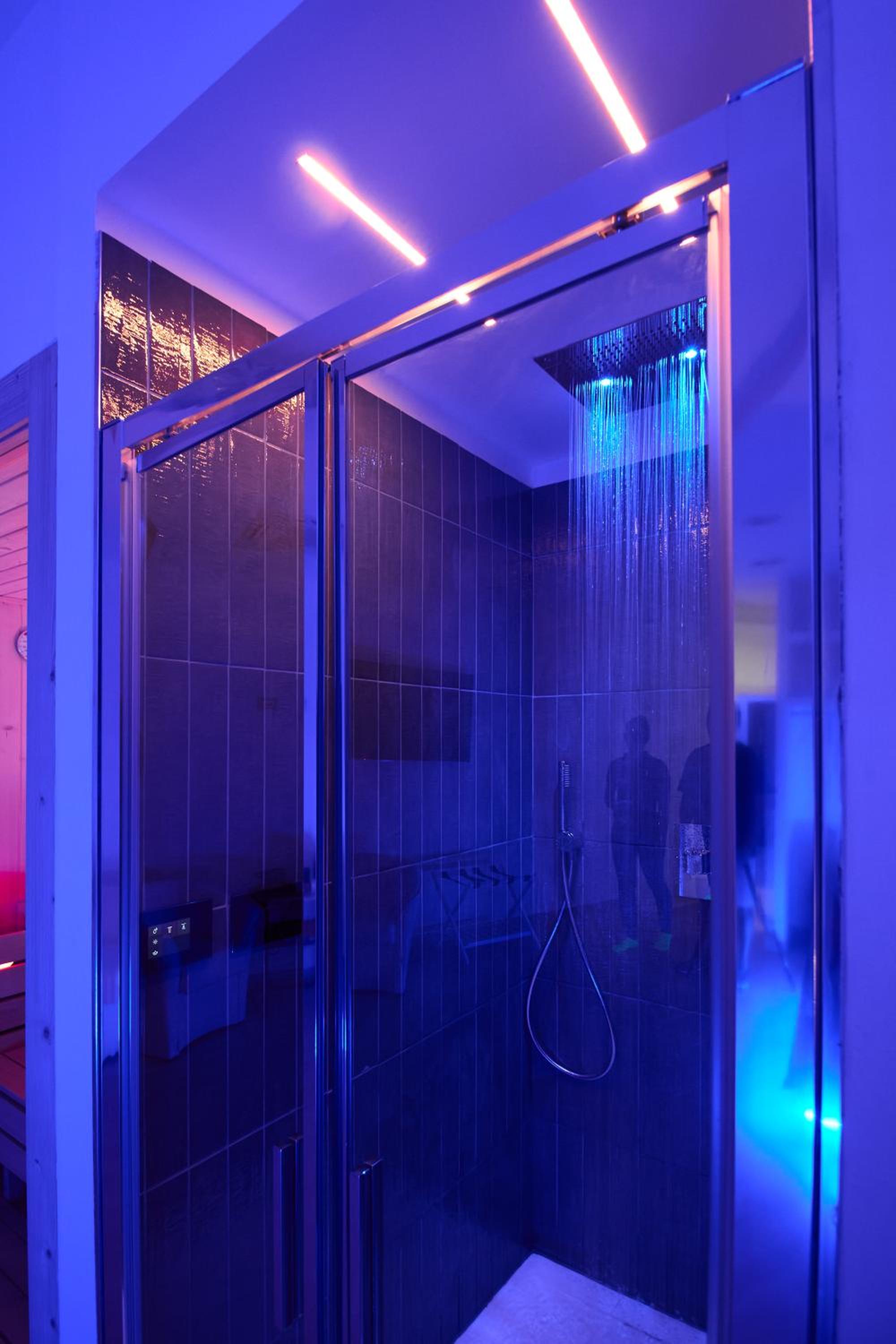 Queen Room with Spa Bath photo 2