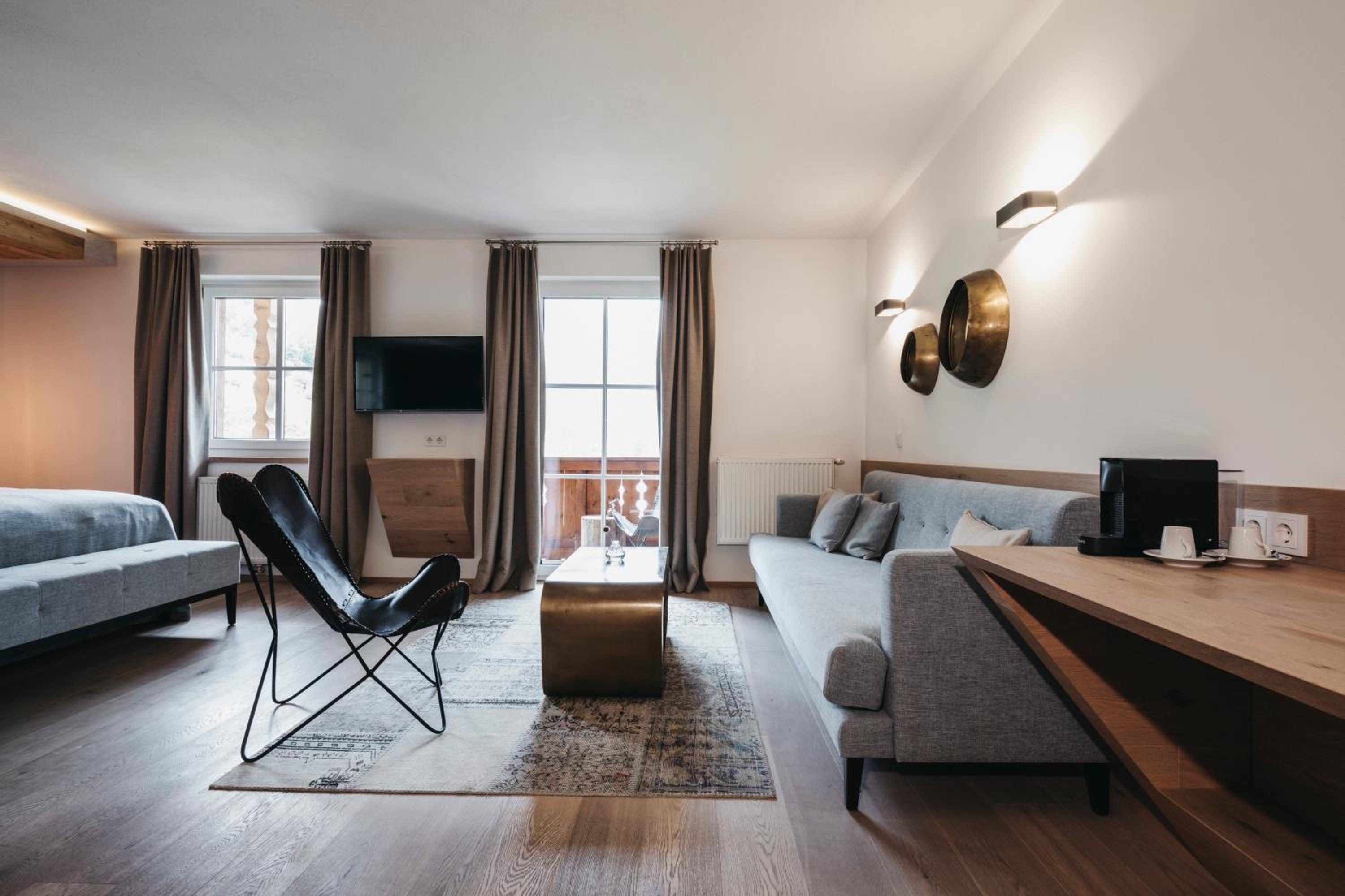 Superior Suite - Photo 3