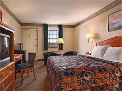 King Room - Non-Smoking - Photo 1
