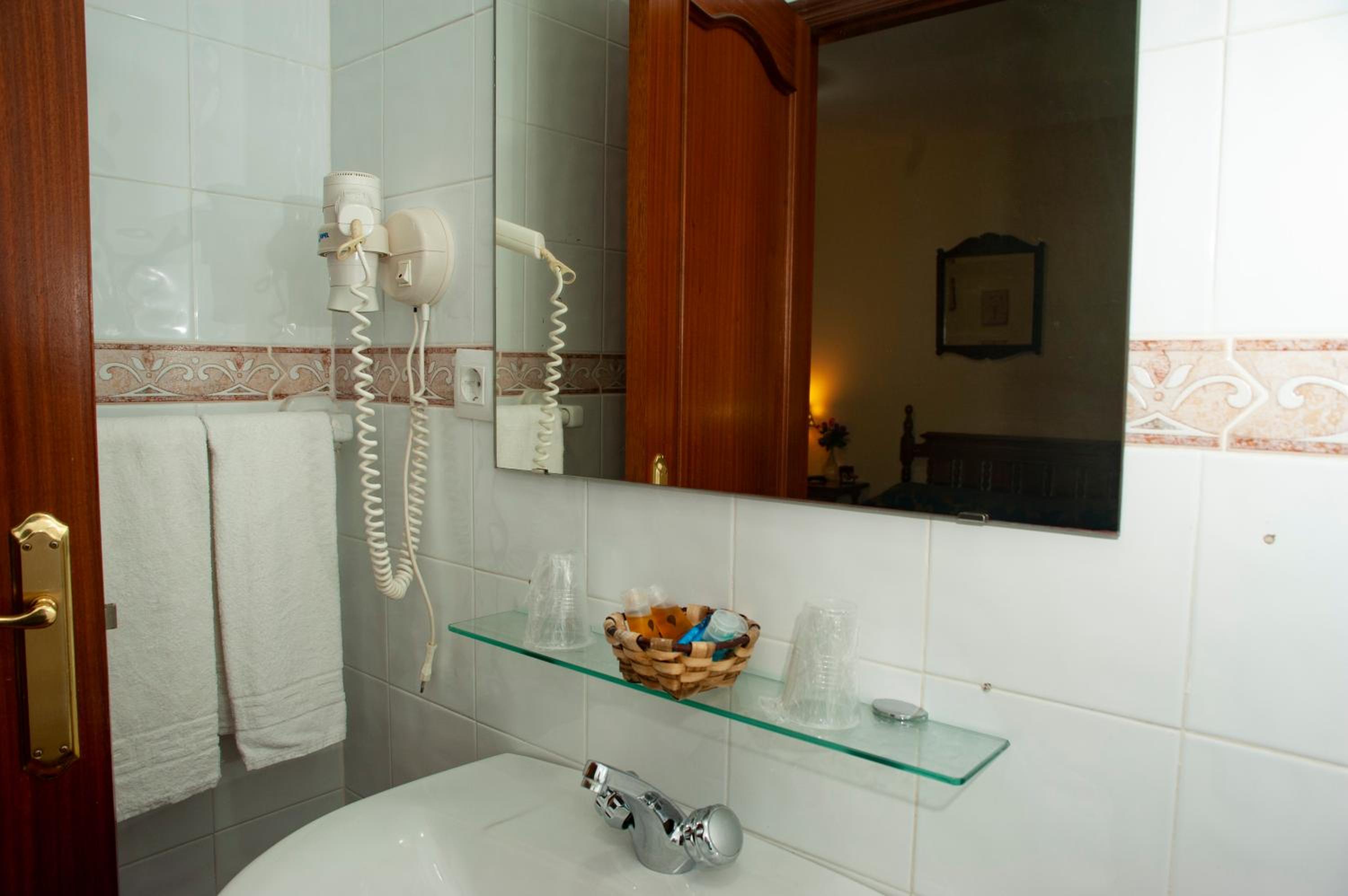 Superior Triple Room photo 2
