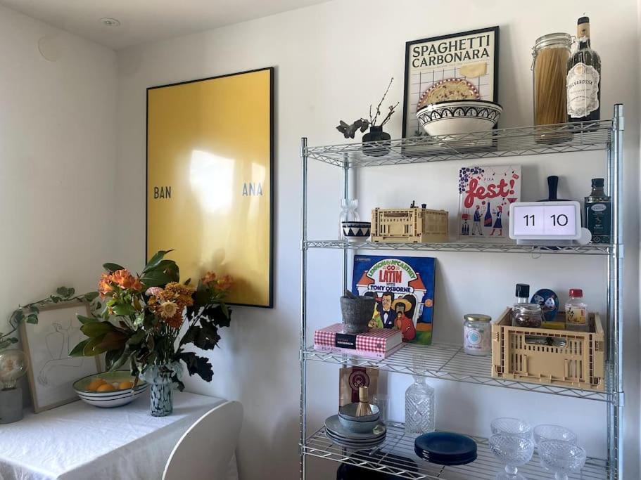 One-Bedroom Apartment photo 2