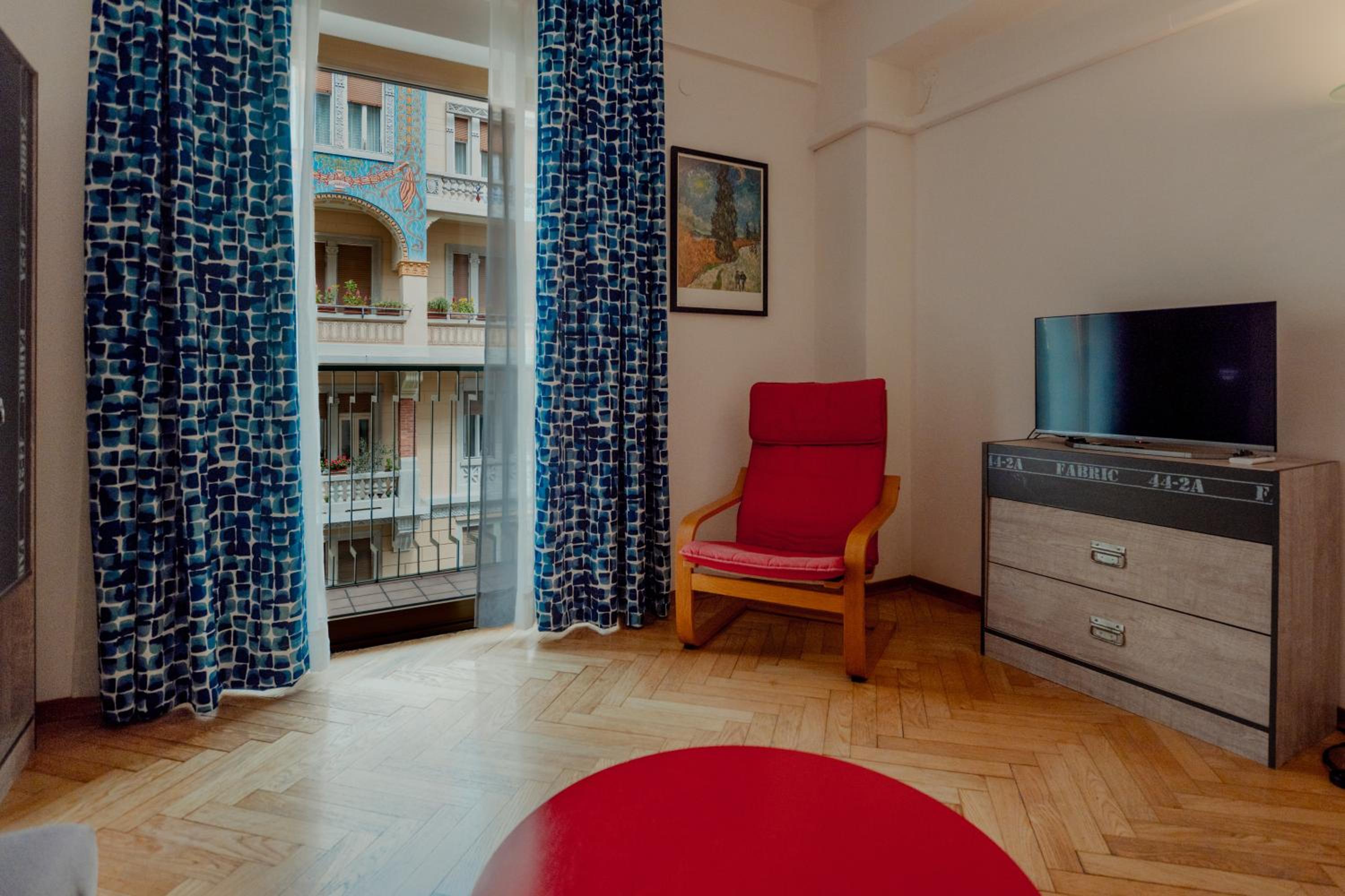 One-Bedroom Apartment
