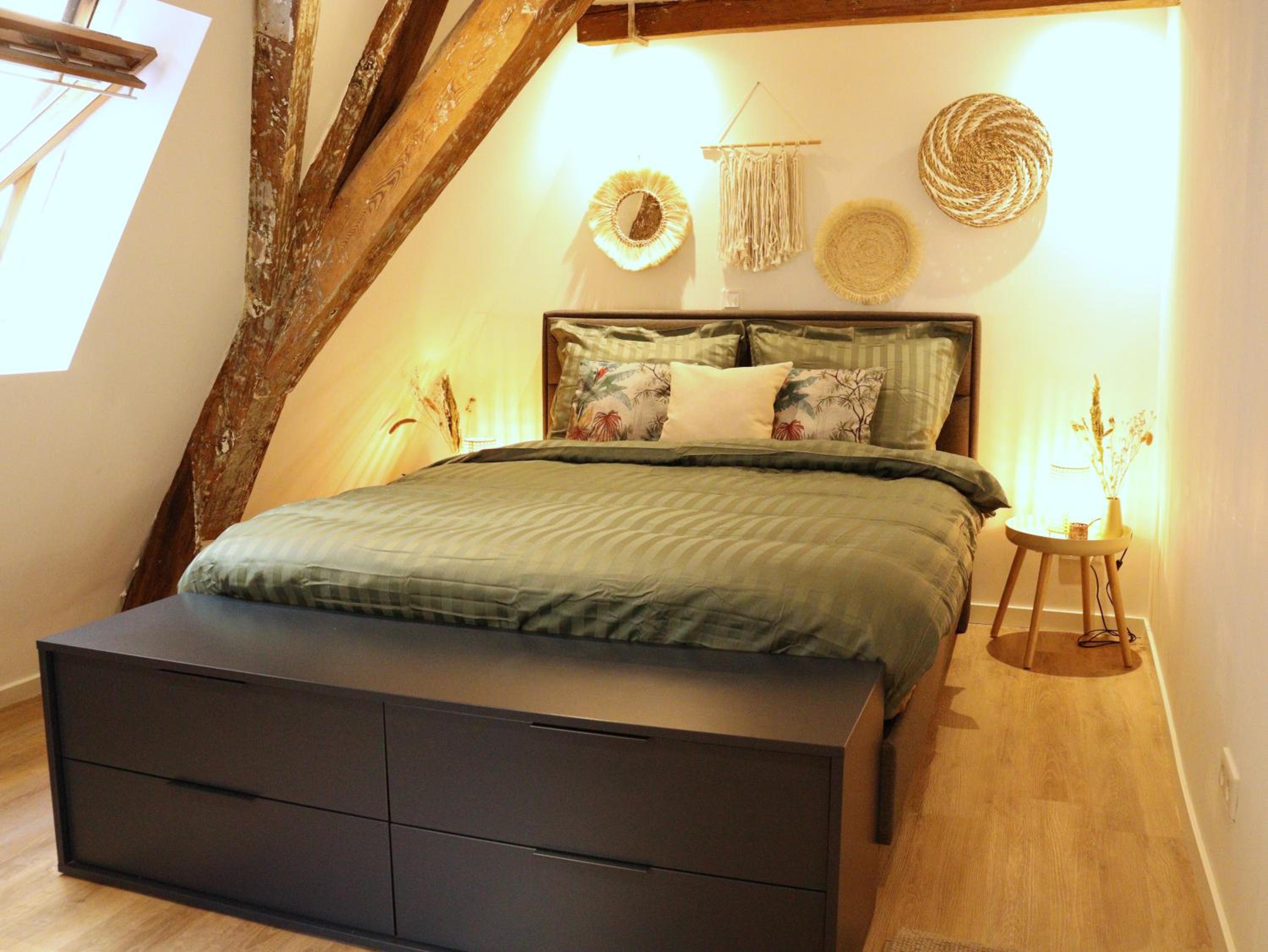 Studio Apartment with Queen Bed