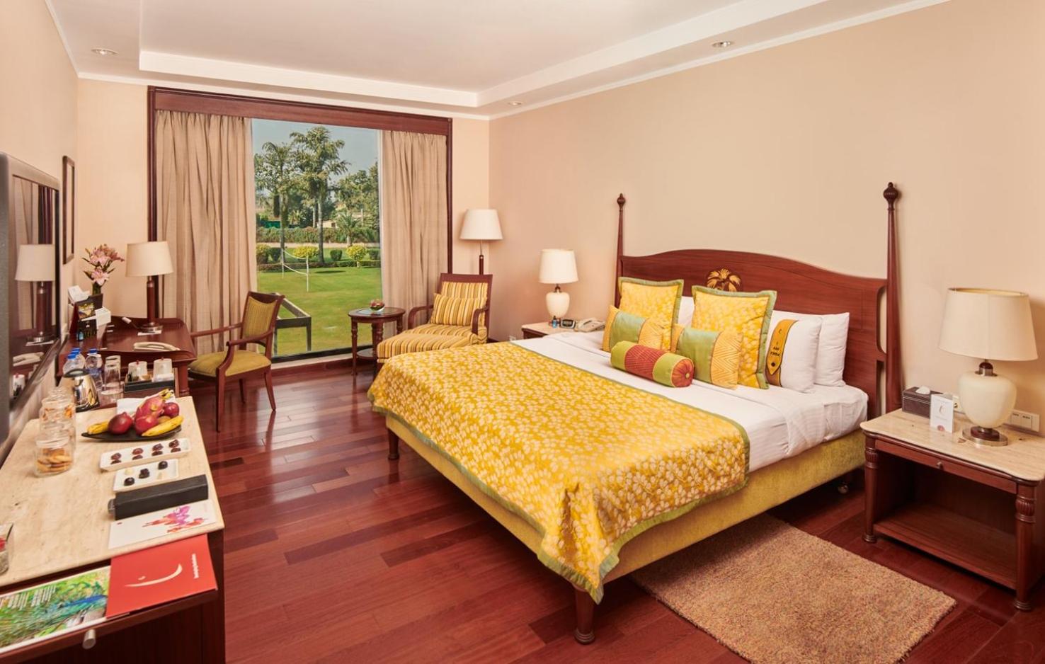 Executive Room (Complimentary Welcome Drink on arrival,15% off on session of couple's Spa,15% off on session of couple's Spa, 15% off on Food & Beverage services, 15% Off on Laundry service for upto 20 clothing item) - Photo 1