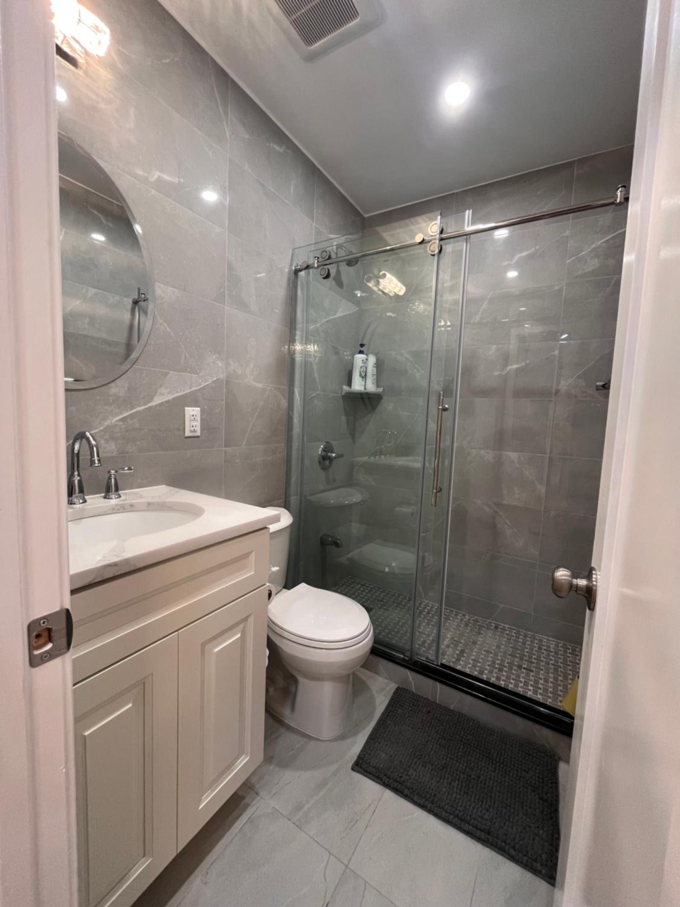 Deluxe King Room photo 1