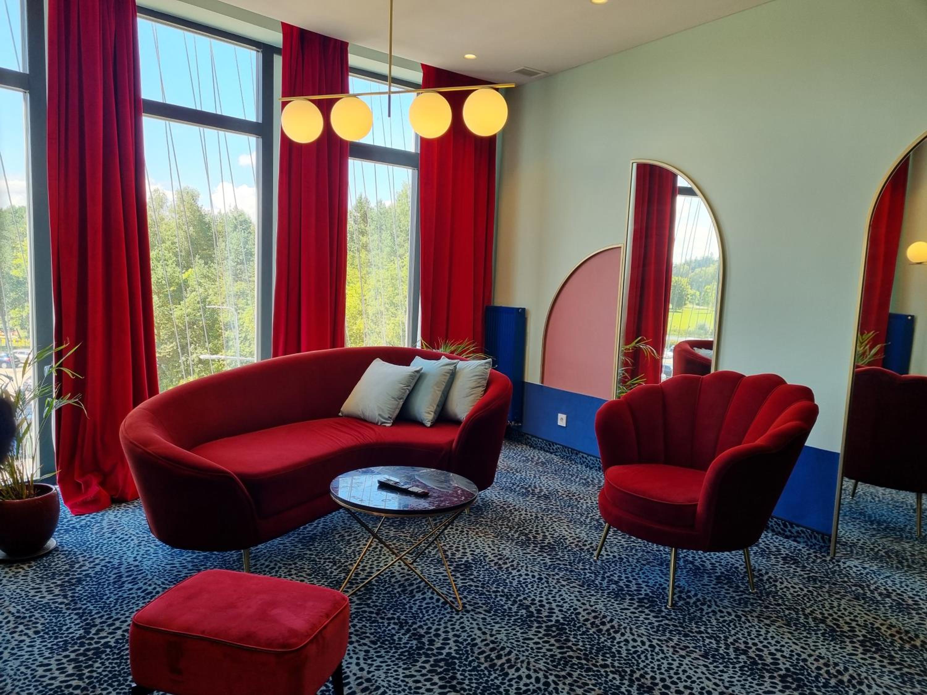 Suite with Balcony - Photo 3