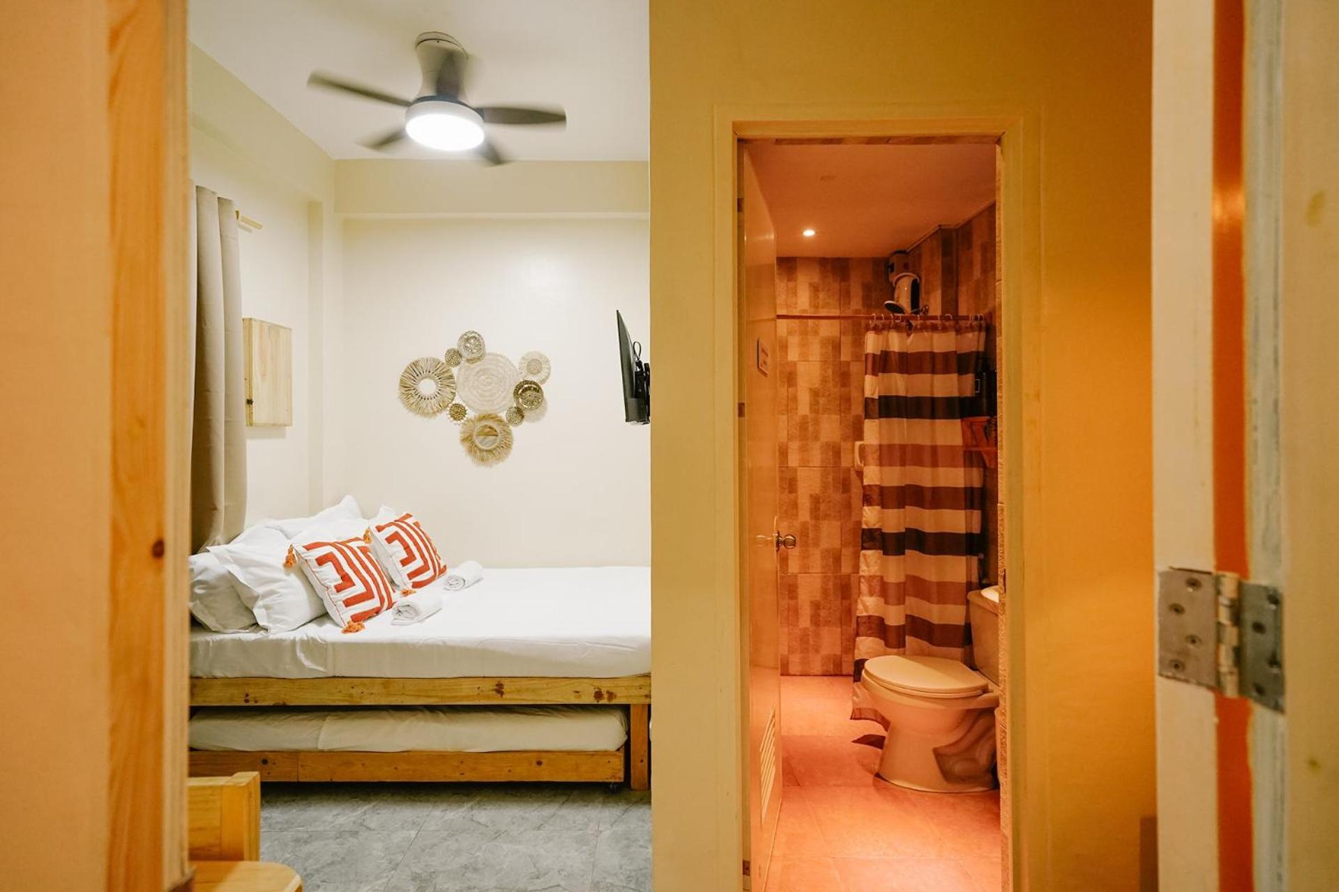 Twin Room with Private Bathroom photo 3