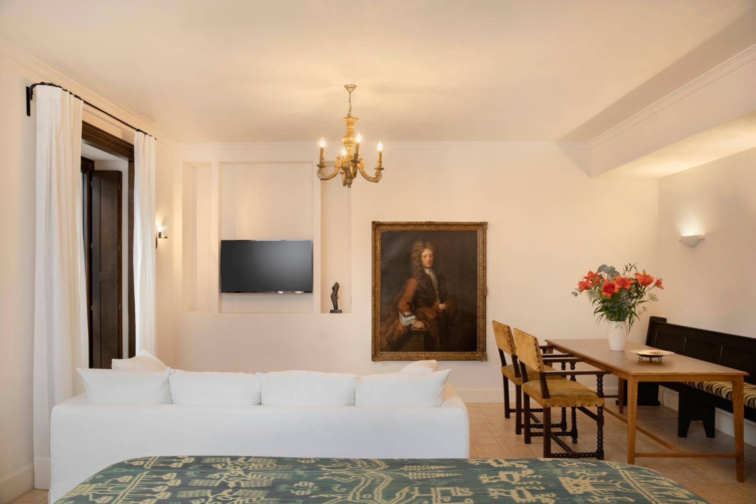 One-Bedroom Apartment - Photo 9