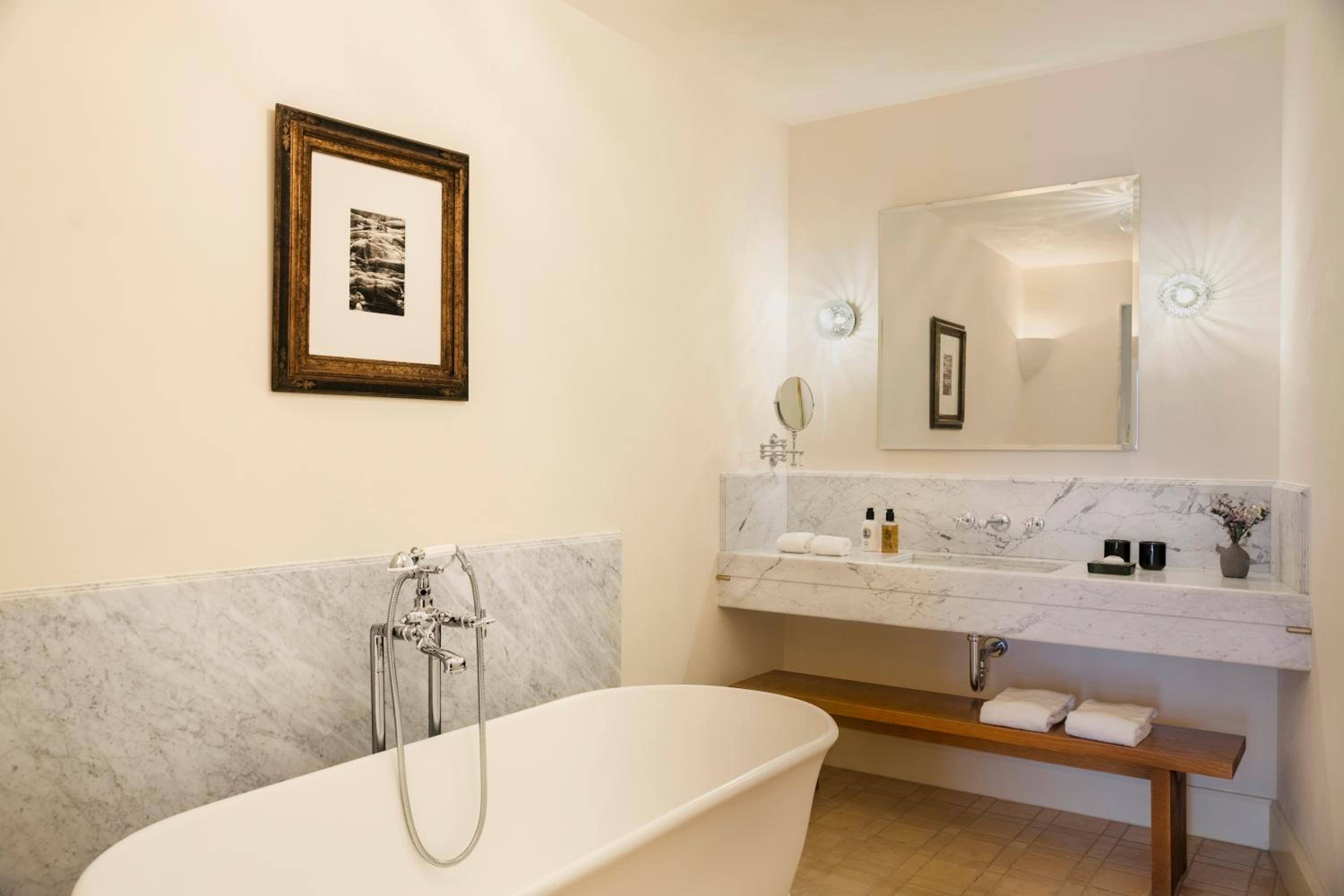 One-Bedroom Apartment - Photo 18