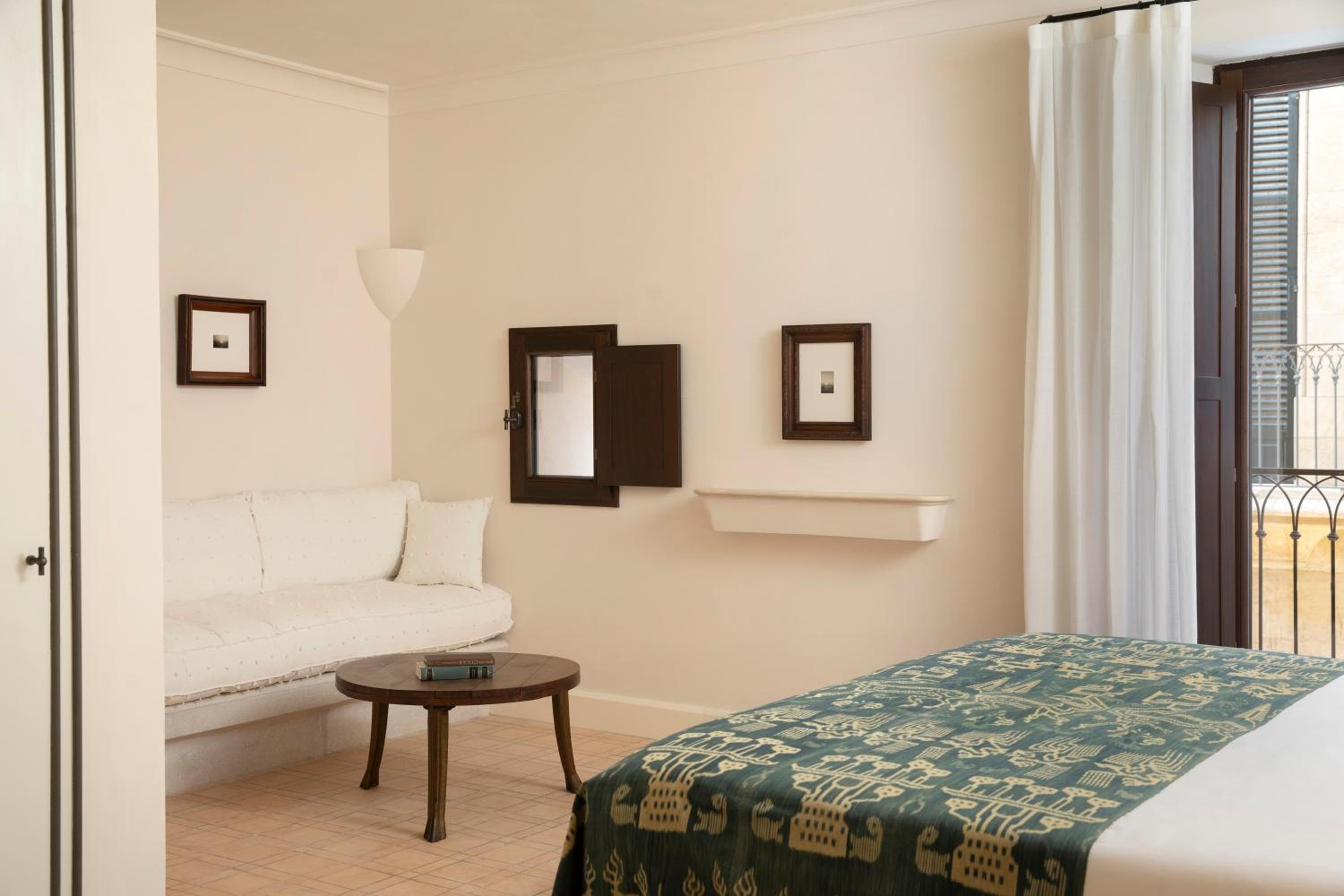 One-Bedroom Apartment - Photo 19
