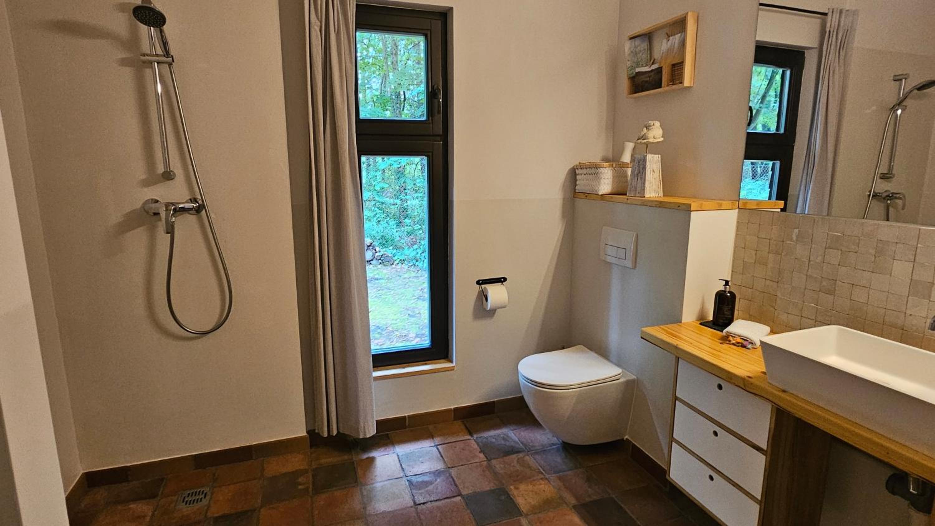 One-Bedroom House photo 2