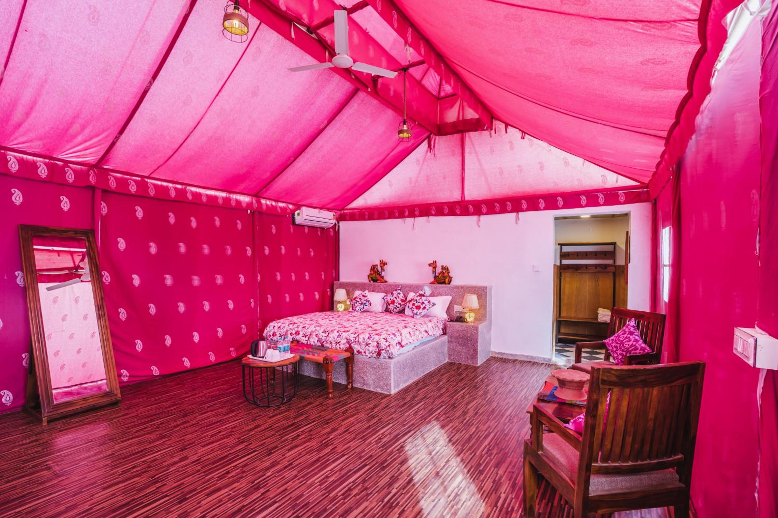 Standard King Room photo 3