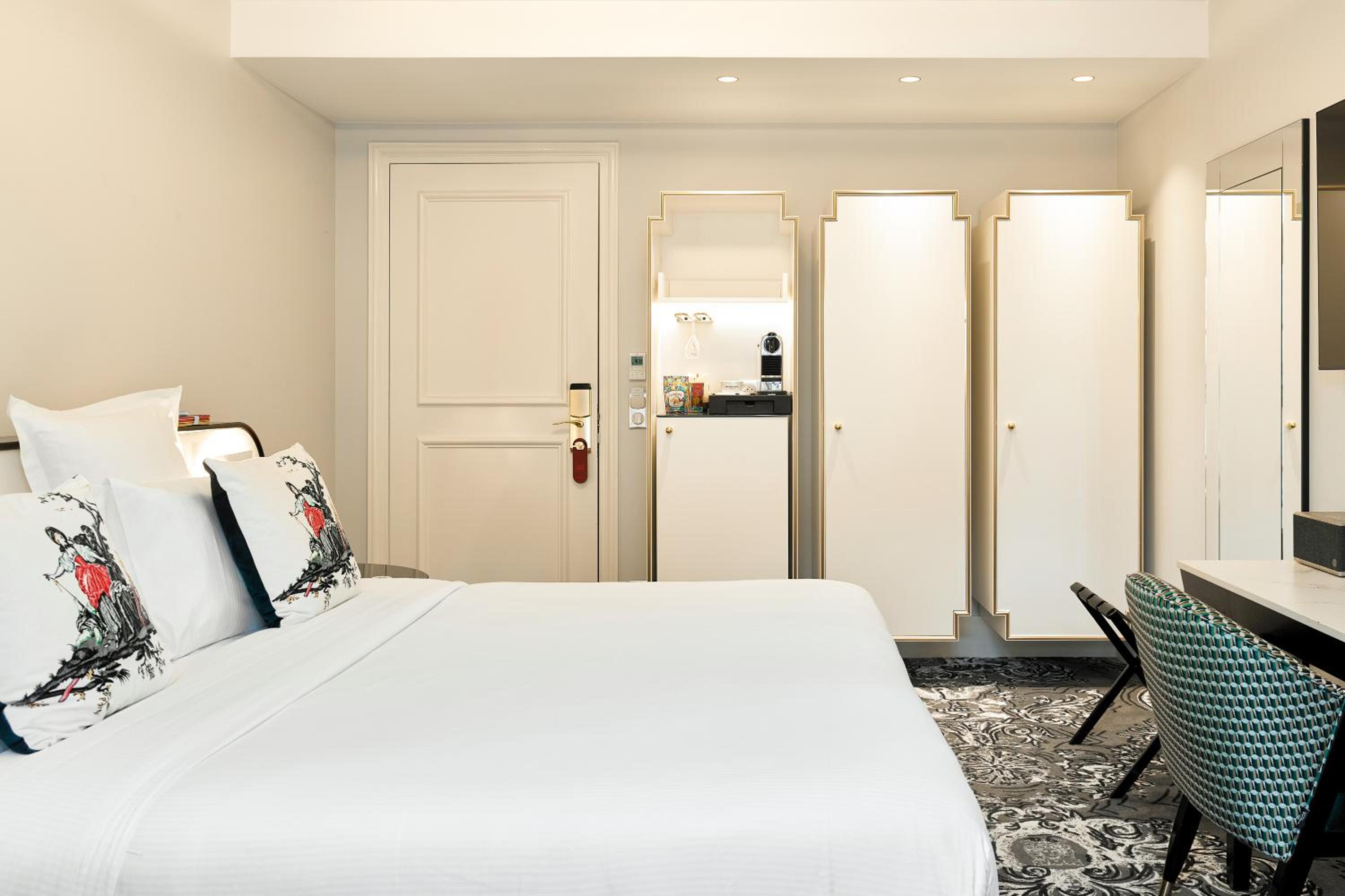 Superior King Room - Afterworks photo 3