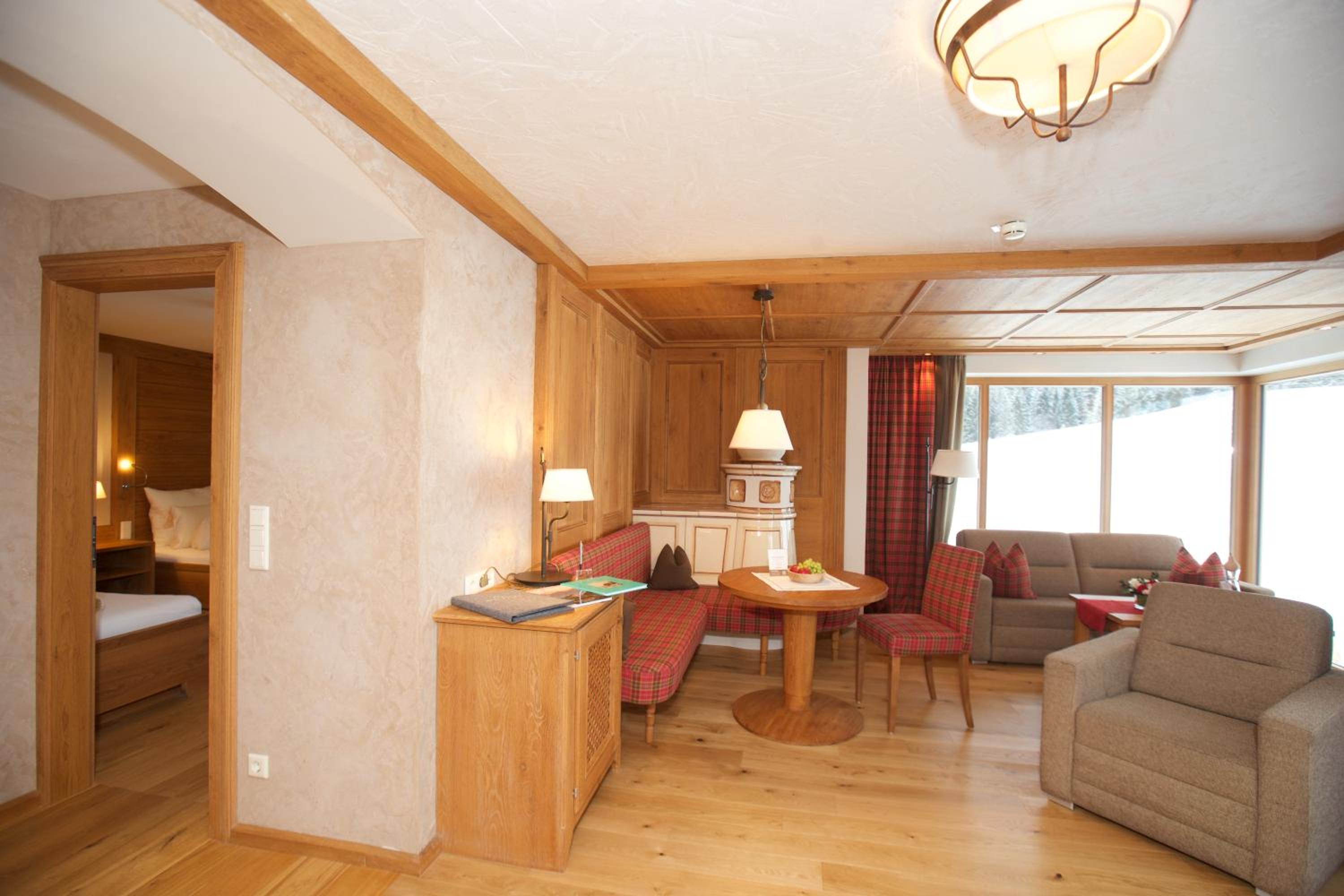 Suite with Mountain View photo 3