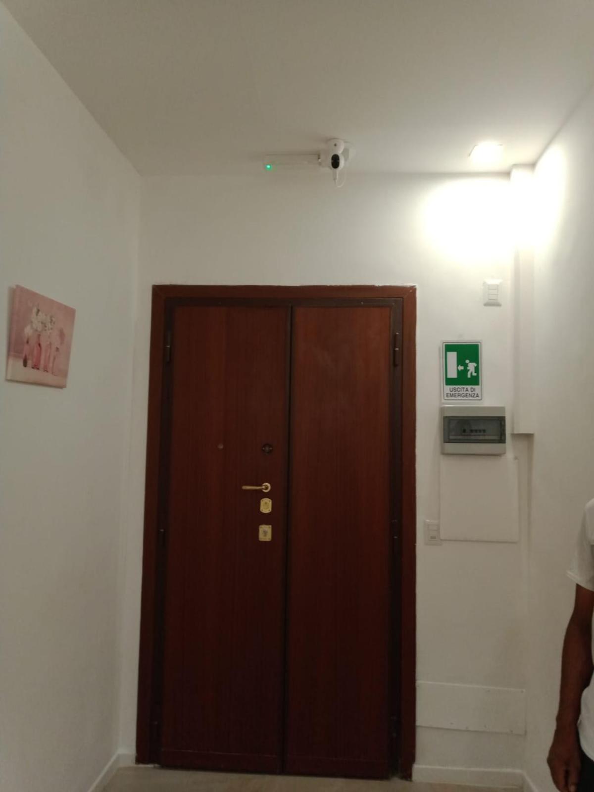 Queen Room photo 2