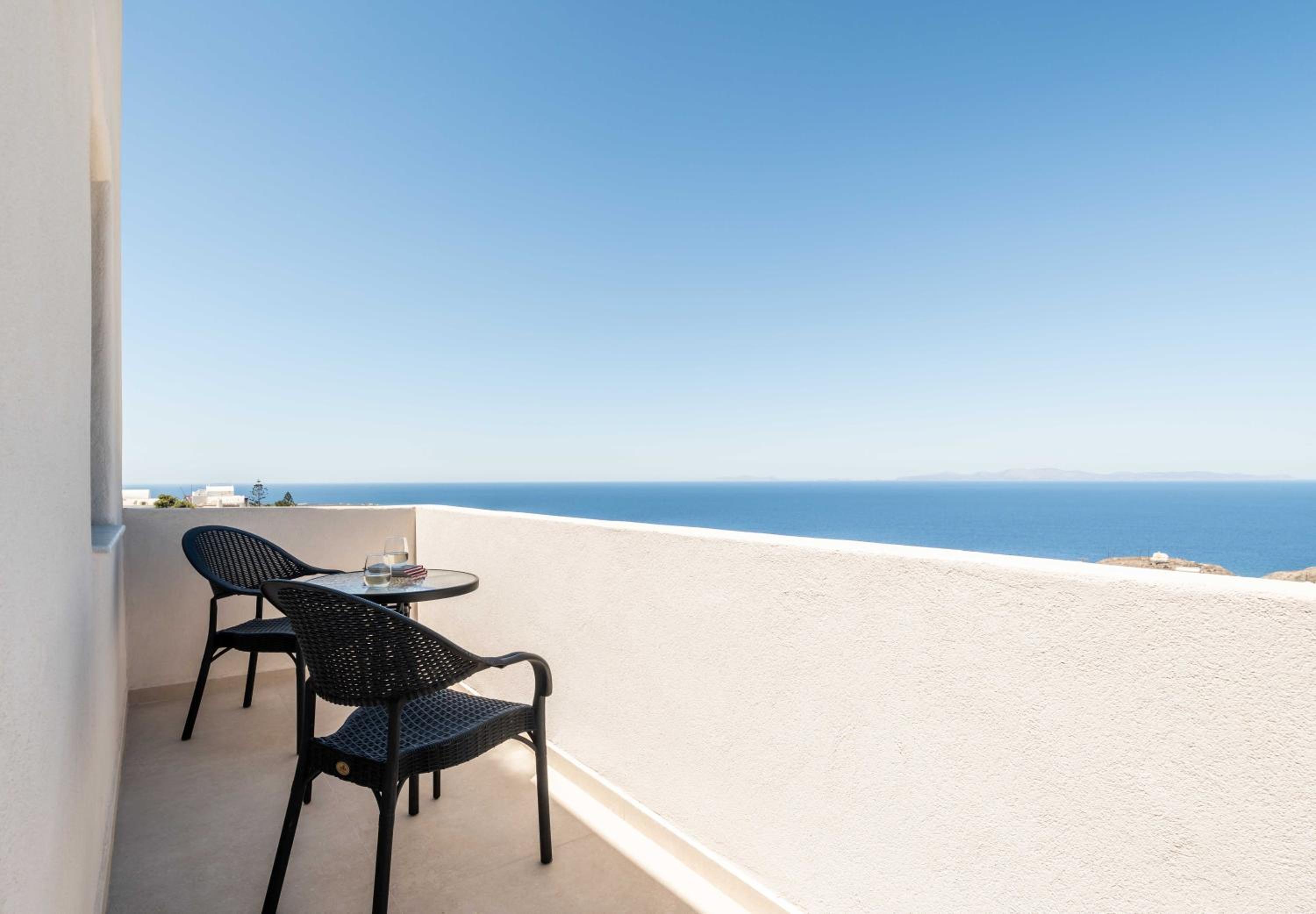 Two-Bedroom Apartment with Balcony and Sea View photo 3