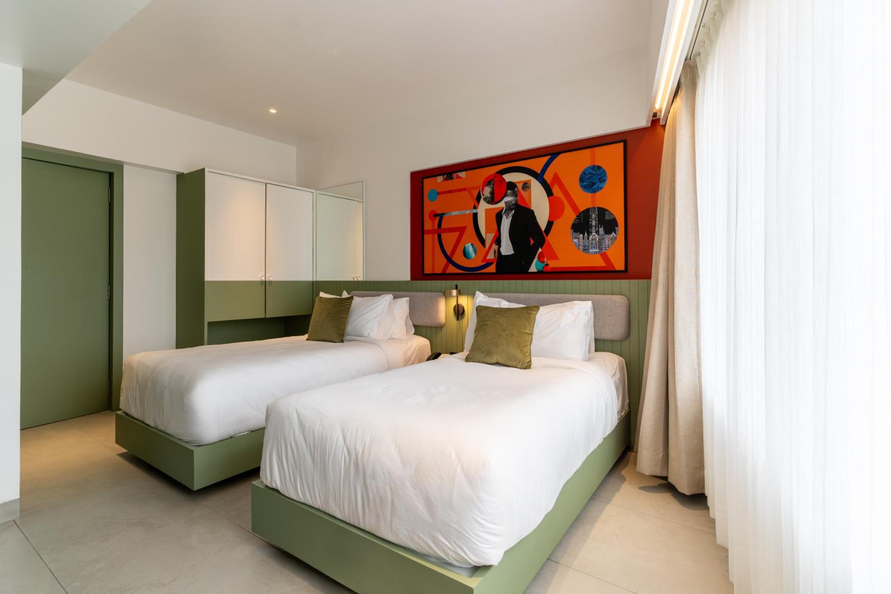 Twin Room - Photo 3
