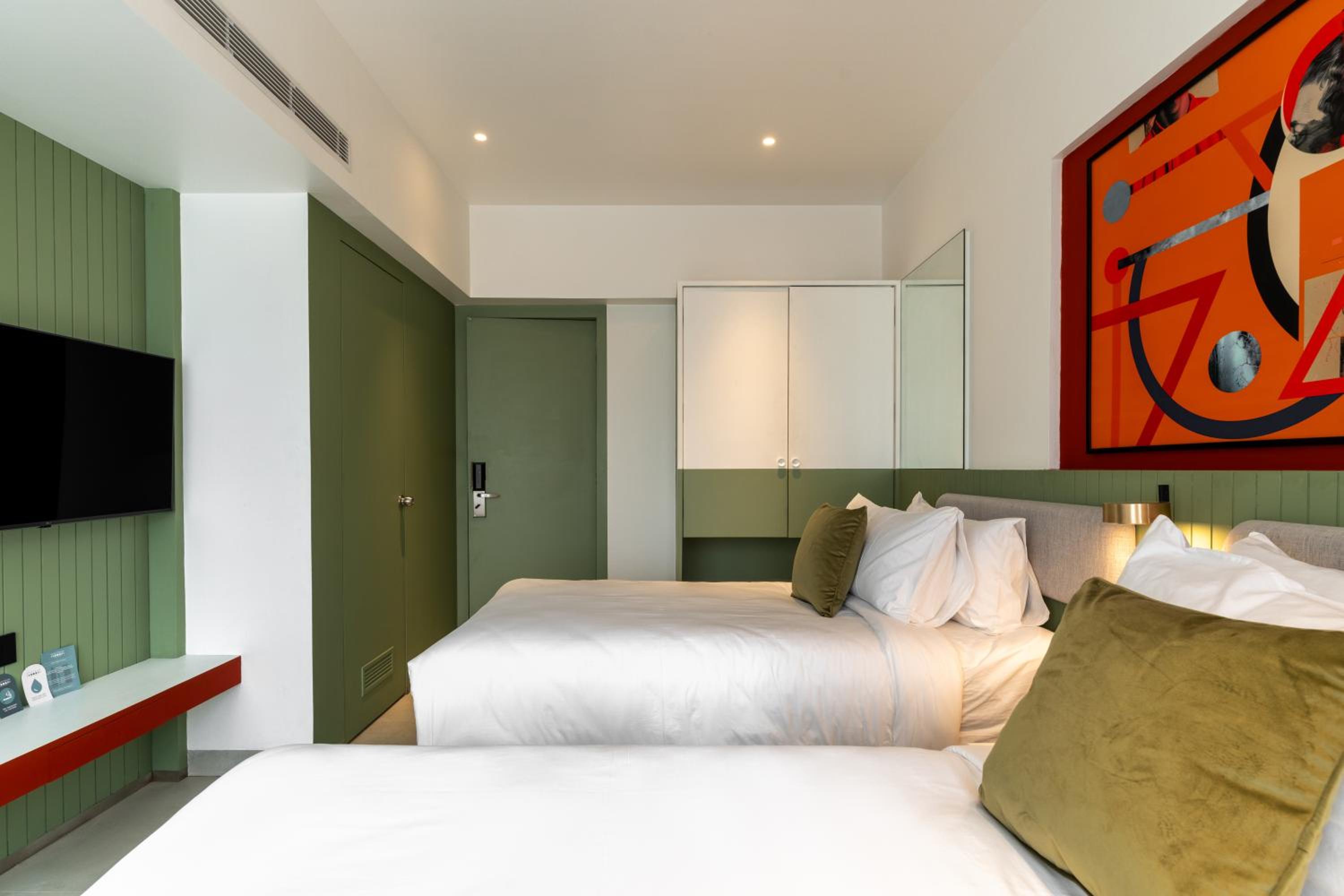 Twin Room - Photo 2