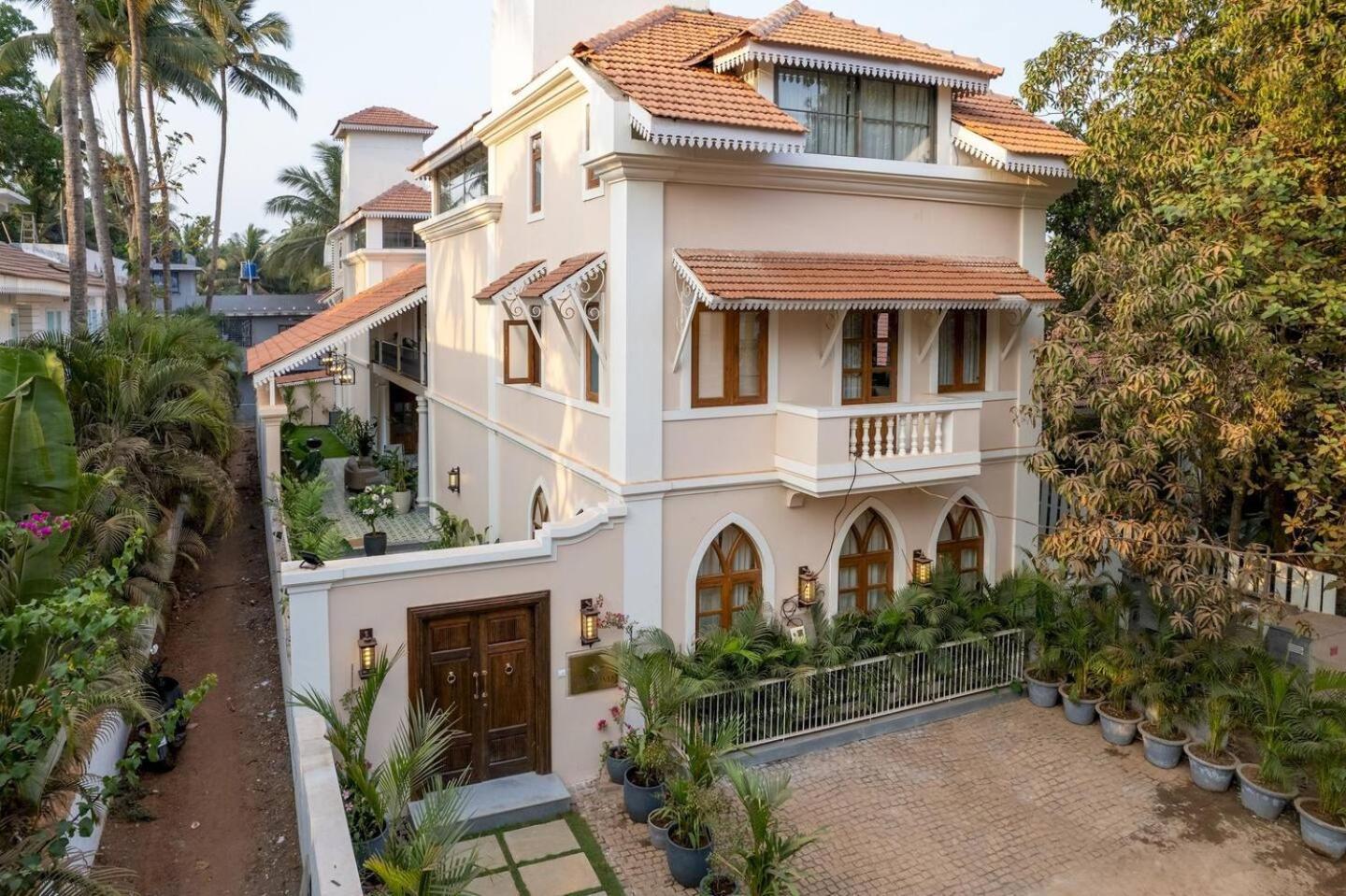 Villa photo 2