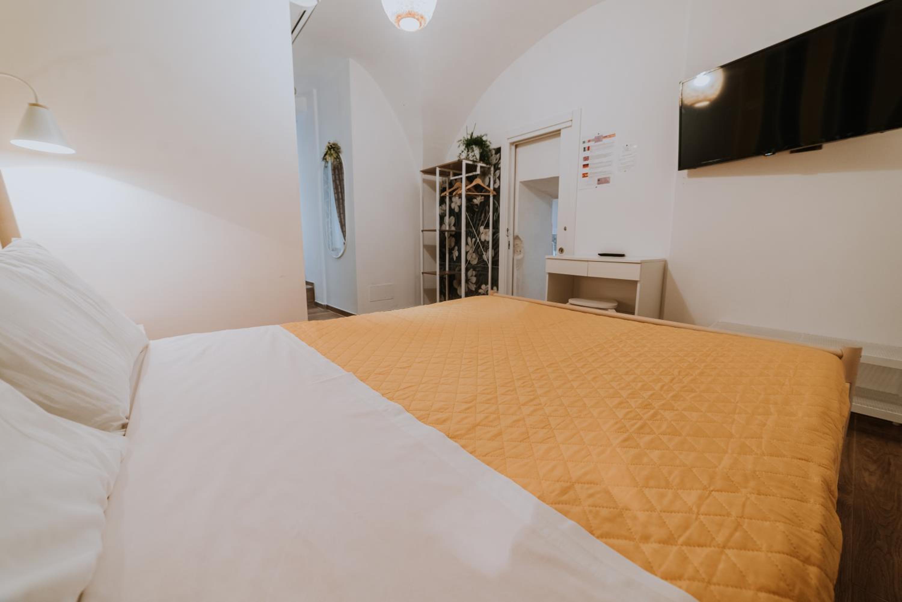 Double Room with Private Bathroom photo 3