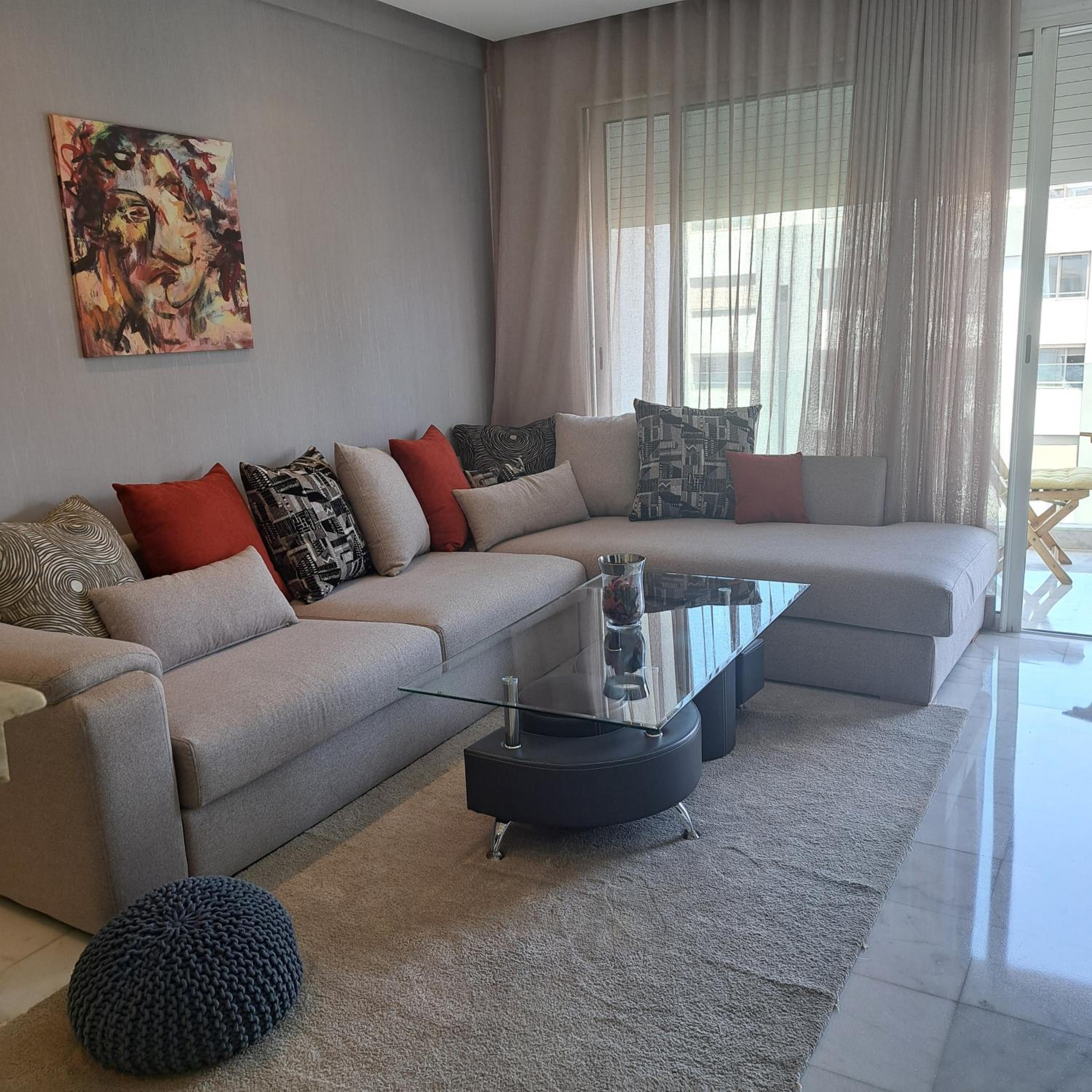 One-Bedroom Apartment photo 2