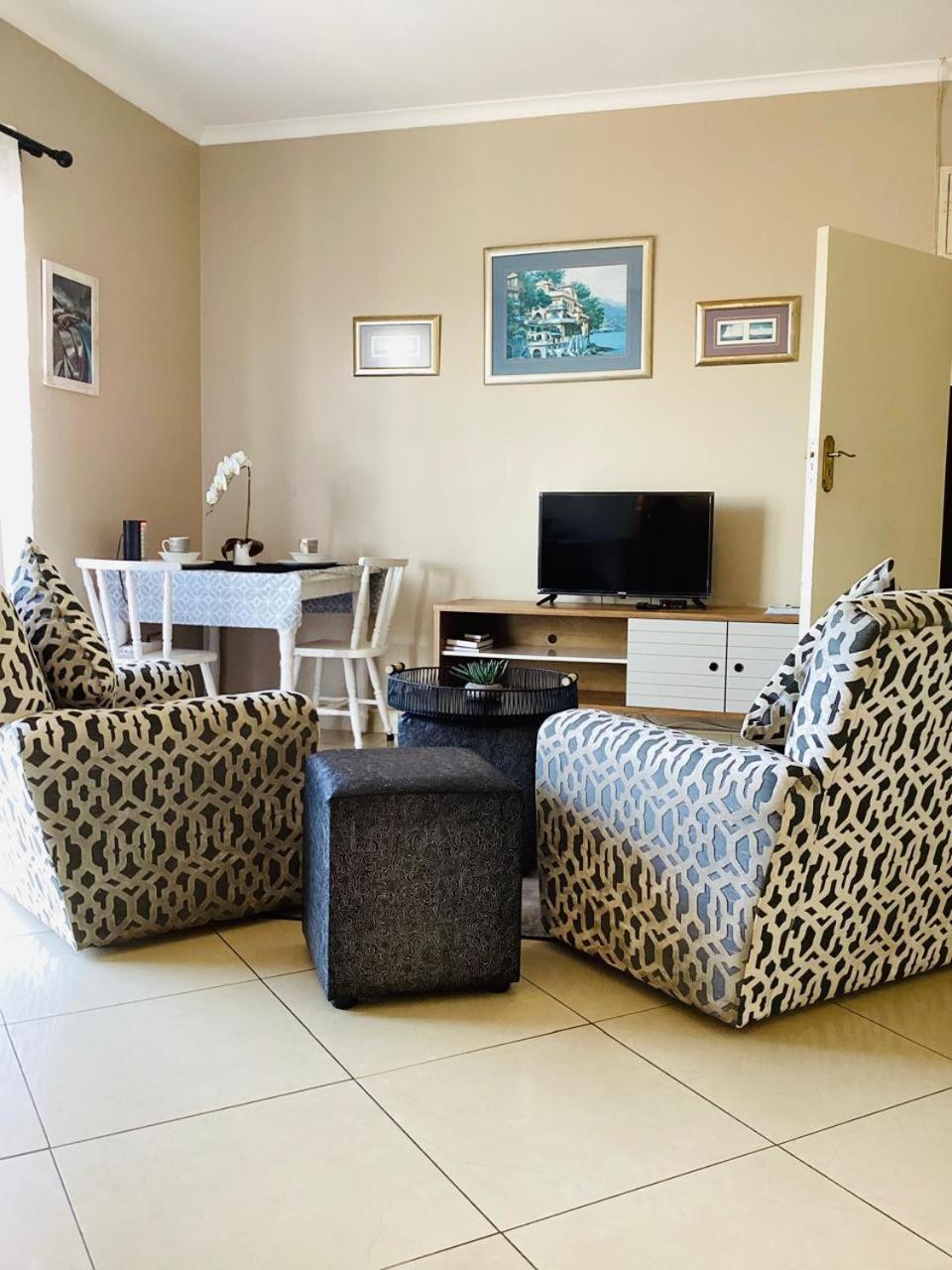 Deluxe Double Room with Balcony photo 1
