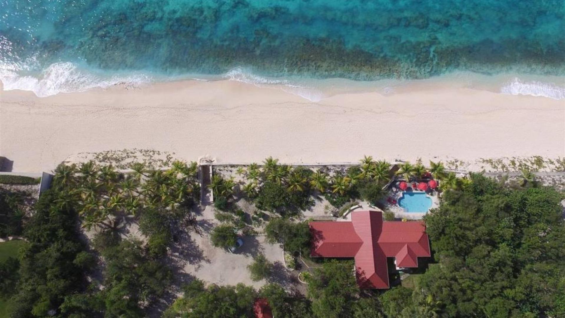 Three-Bedroom Villa photo 2