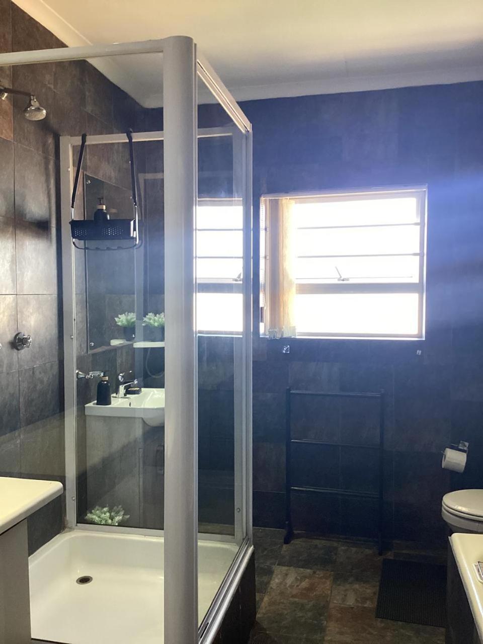 Deluxe Double Room with Shower photo 2