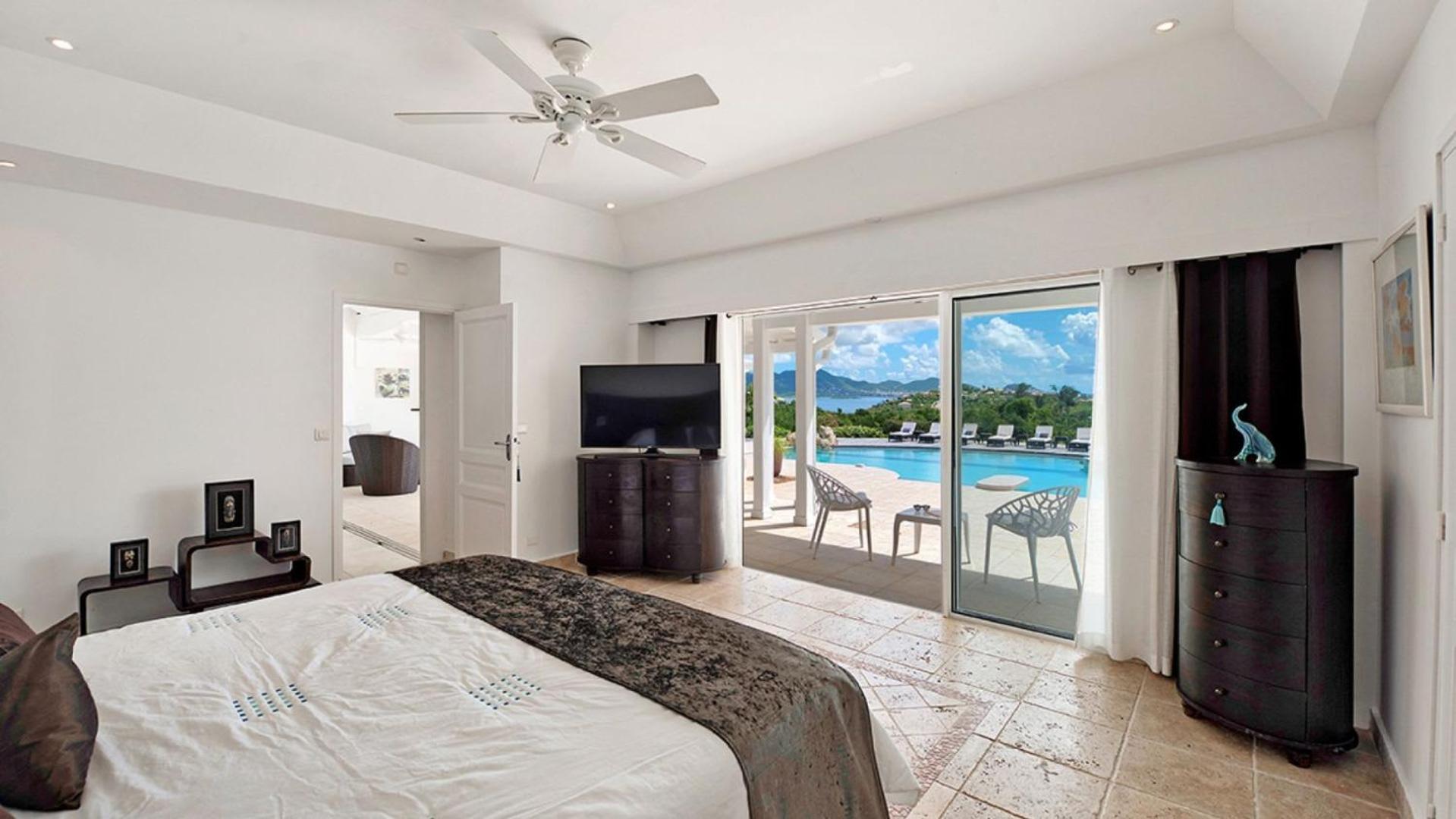 Three-Bedroom Villa photo 1