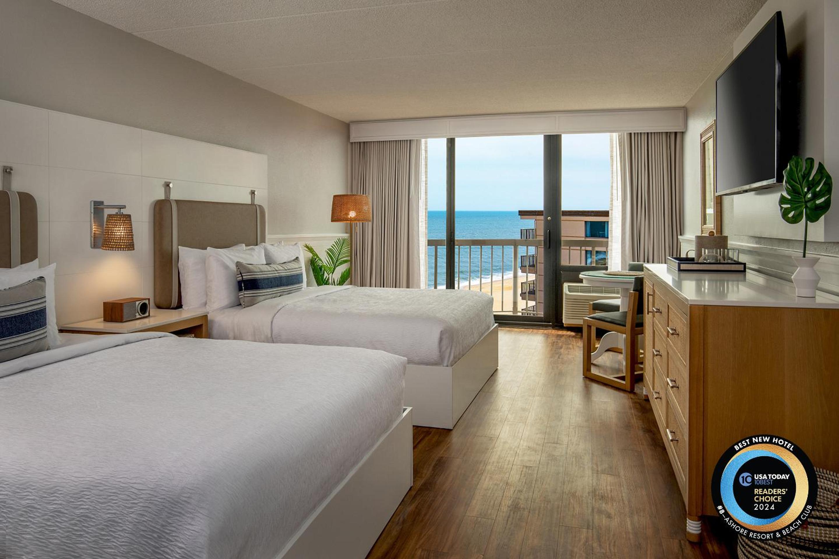 Queen Room with Two Queen Beds and Ocean View - Oceanside - Photo 18
