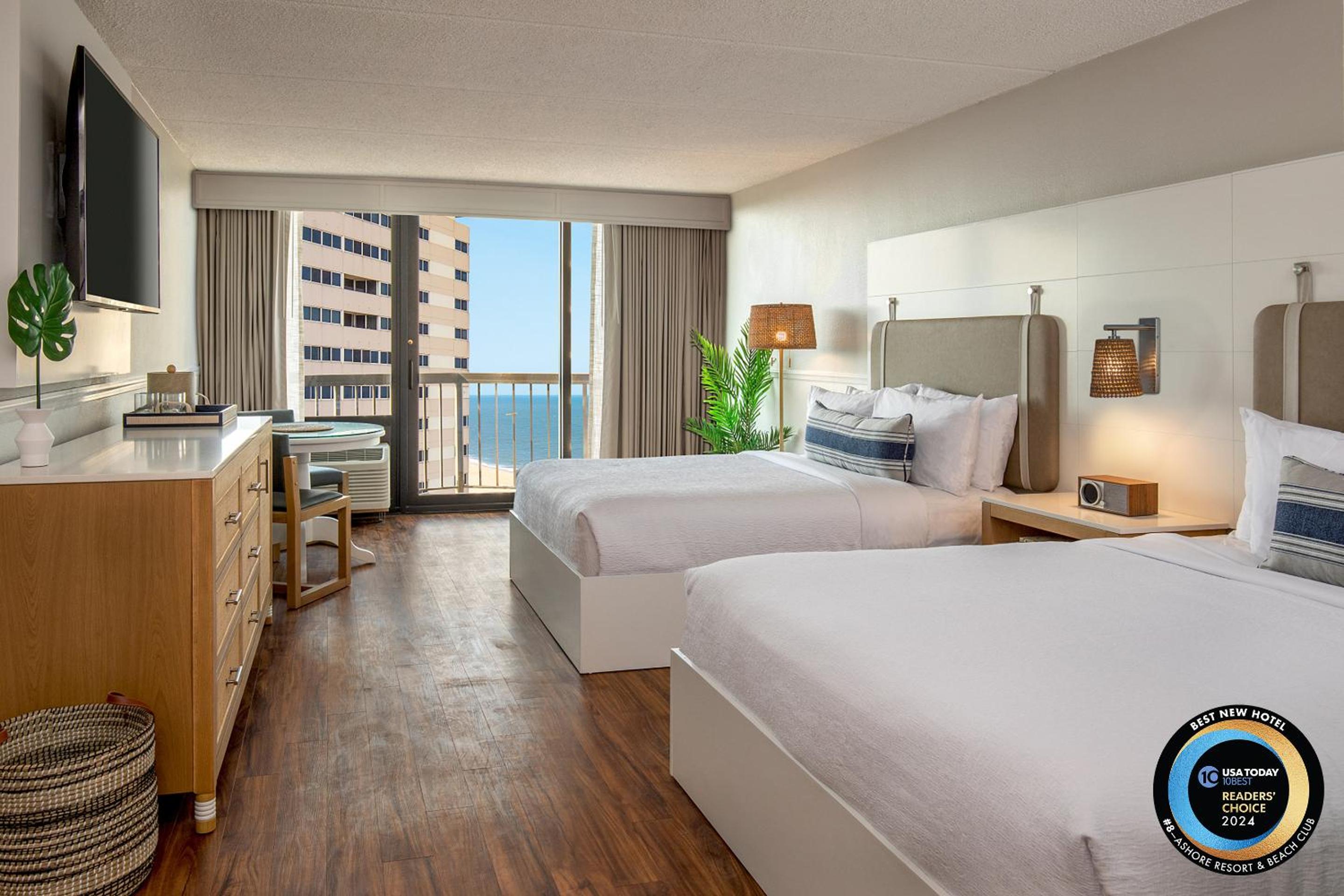 Queen Room with Two Queen Beds and Ocean View - Oceanside - Photo 17