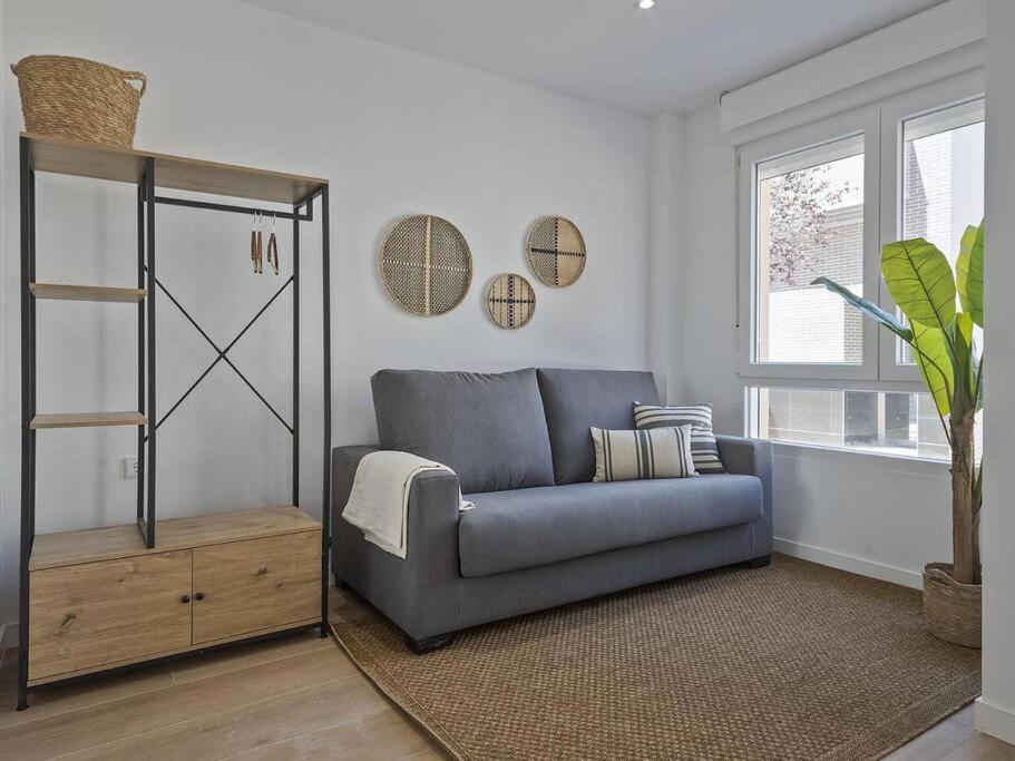 One-Bedroom Apartment photo 2