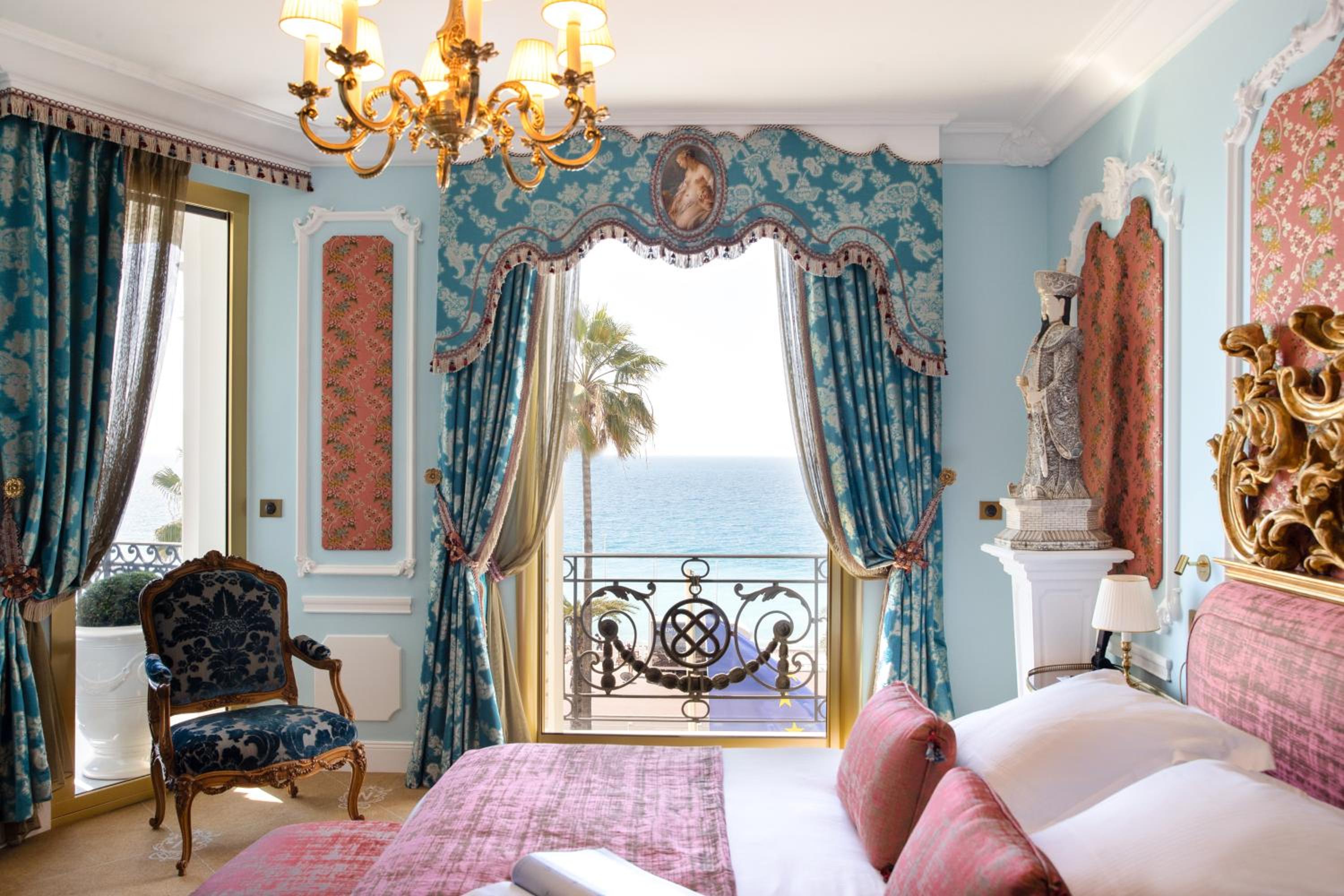 Suite de Luxe – Vue sur Mer – Parking Gratuit at Hotel Le Negresco