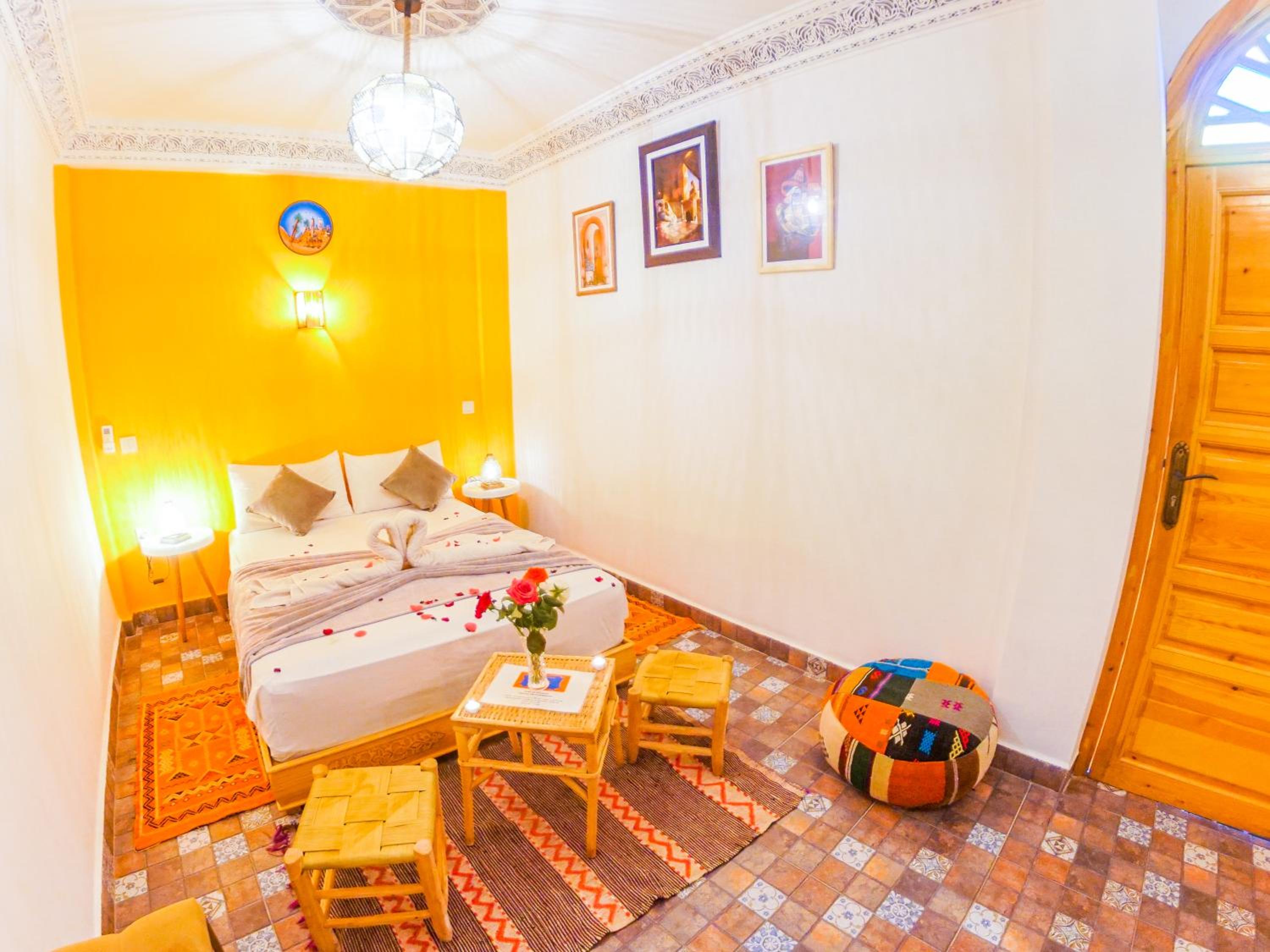 Double Room with Private Bathroom - Photo 6
