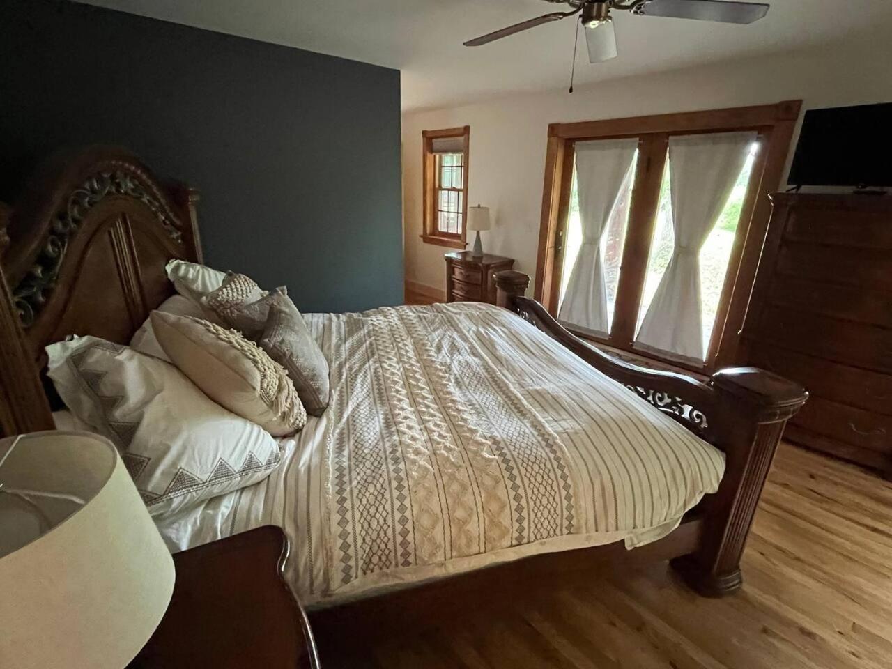 Three-Bedroom House photo 1