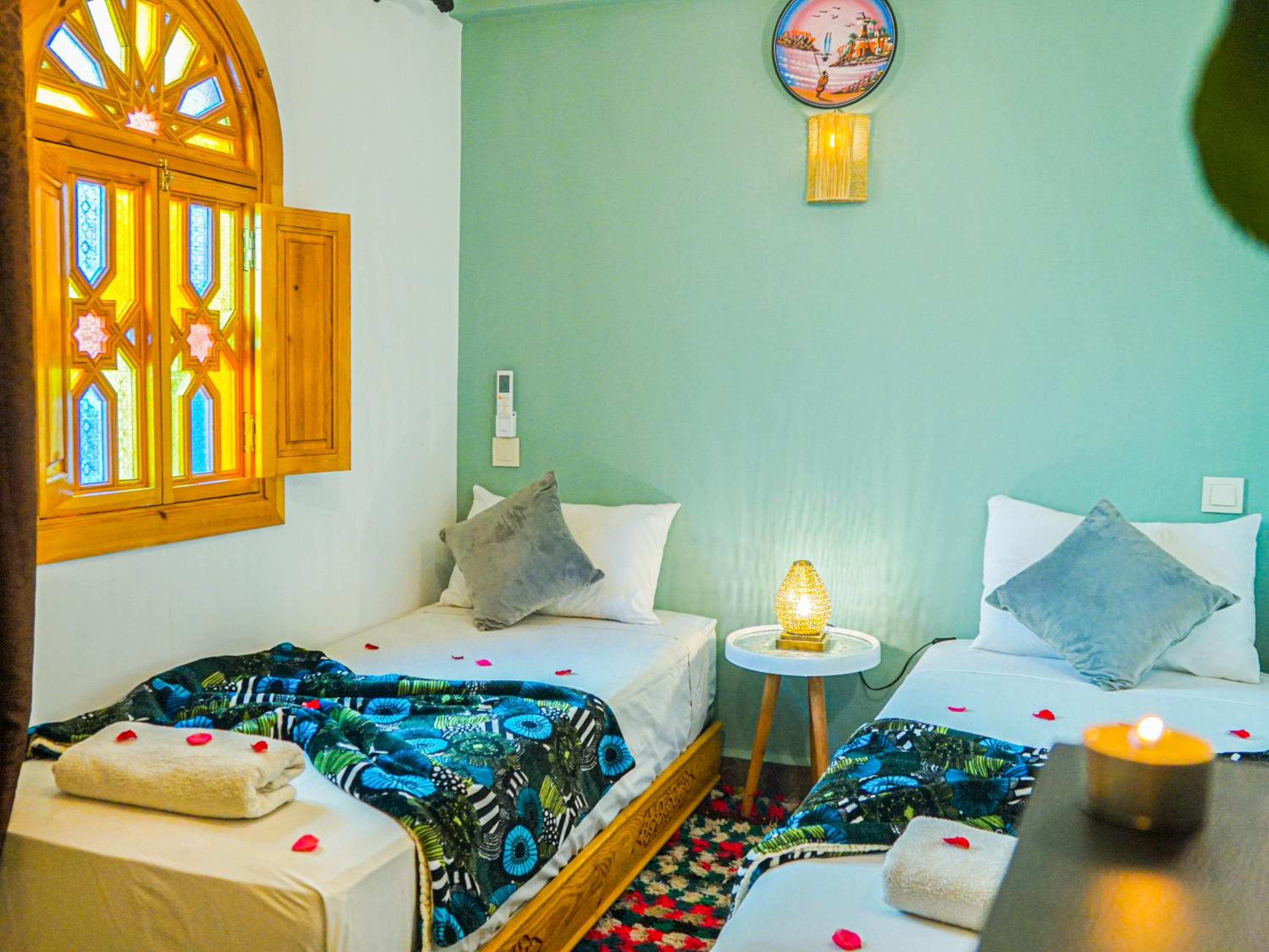 Standard Double or Twin Room - Photo 7