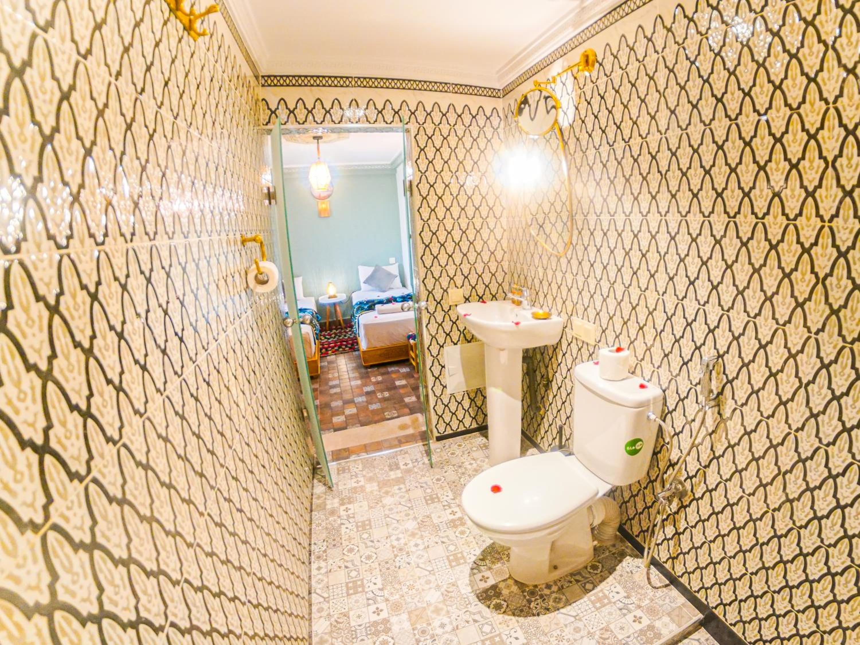 Standard Double or Twin Room - Photo 4