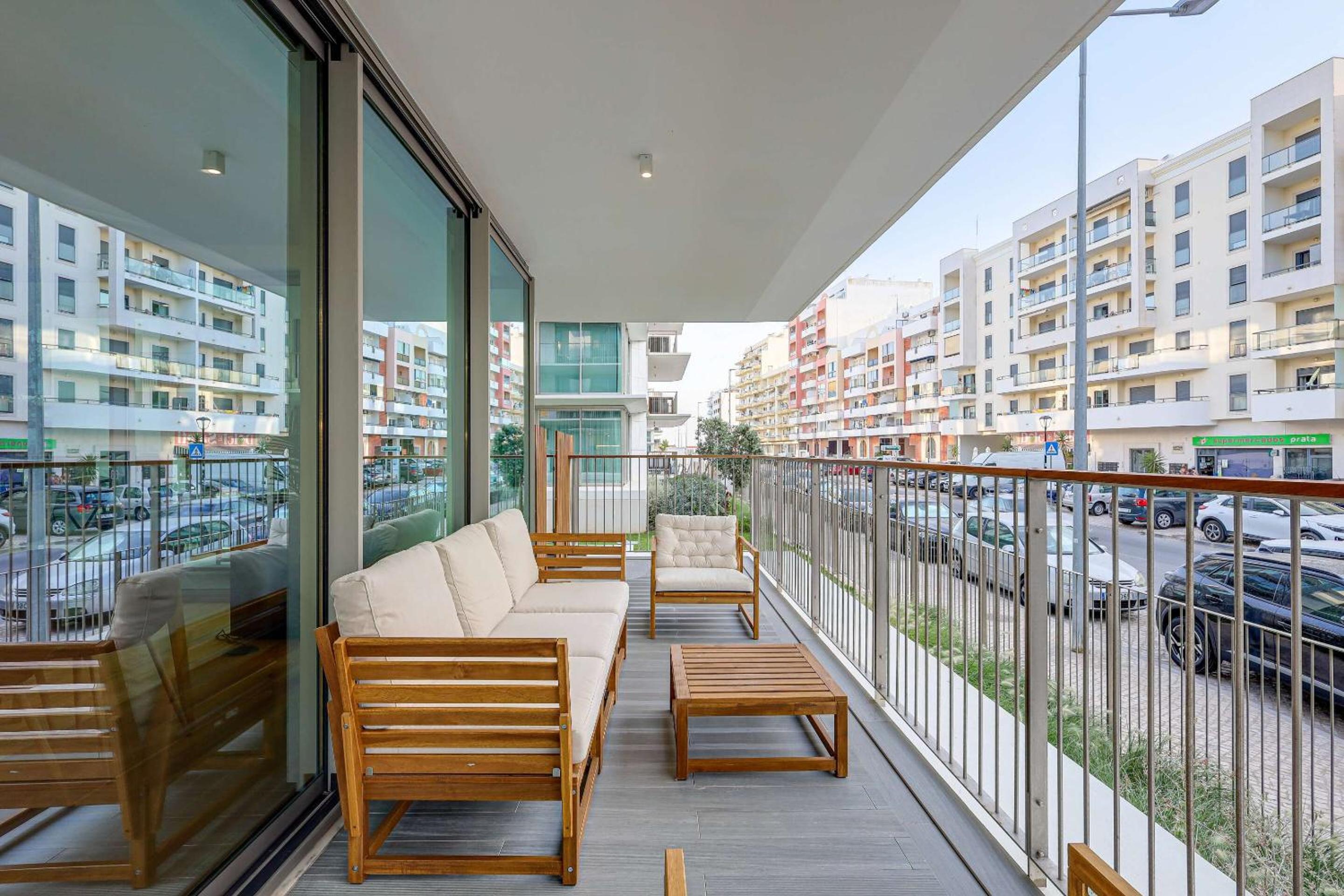 Two-Bedroom Apartment with Balcony photo 3