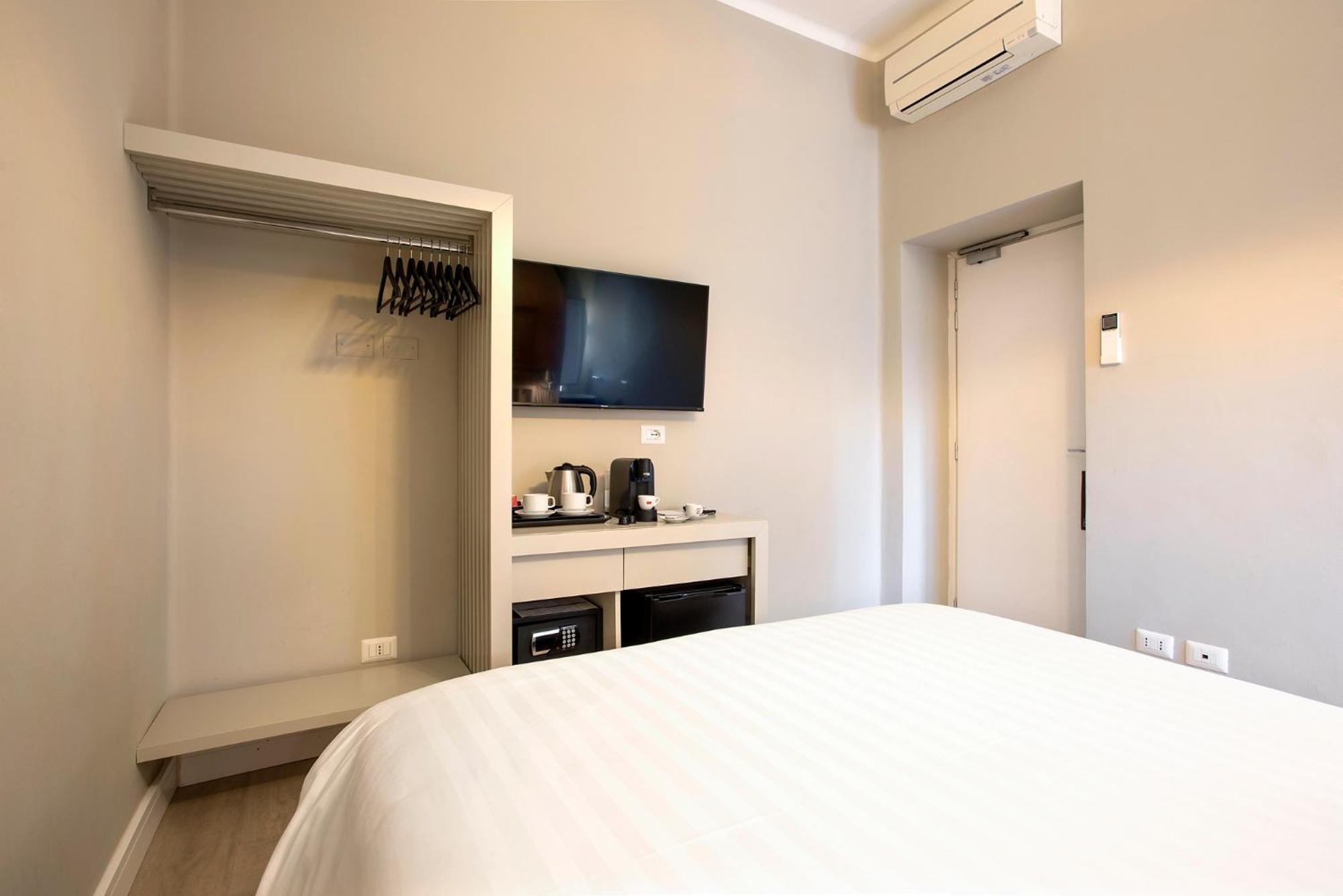 Small Double Room photo 3