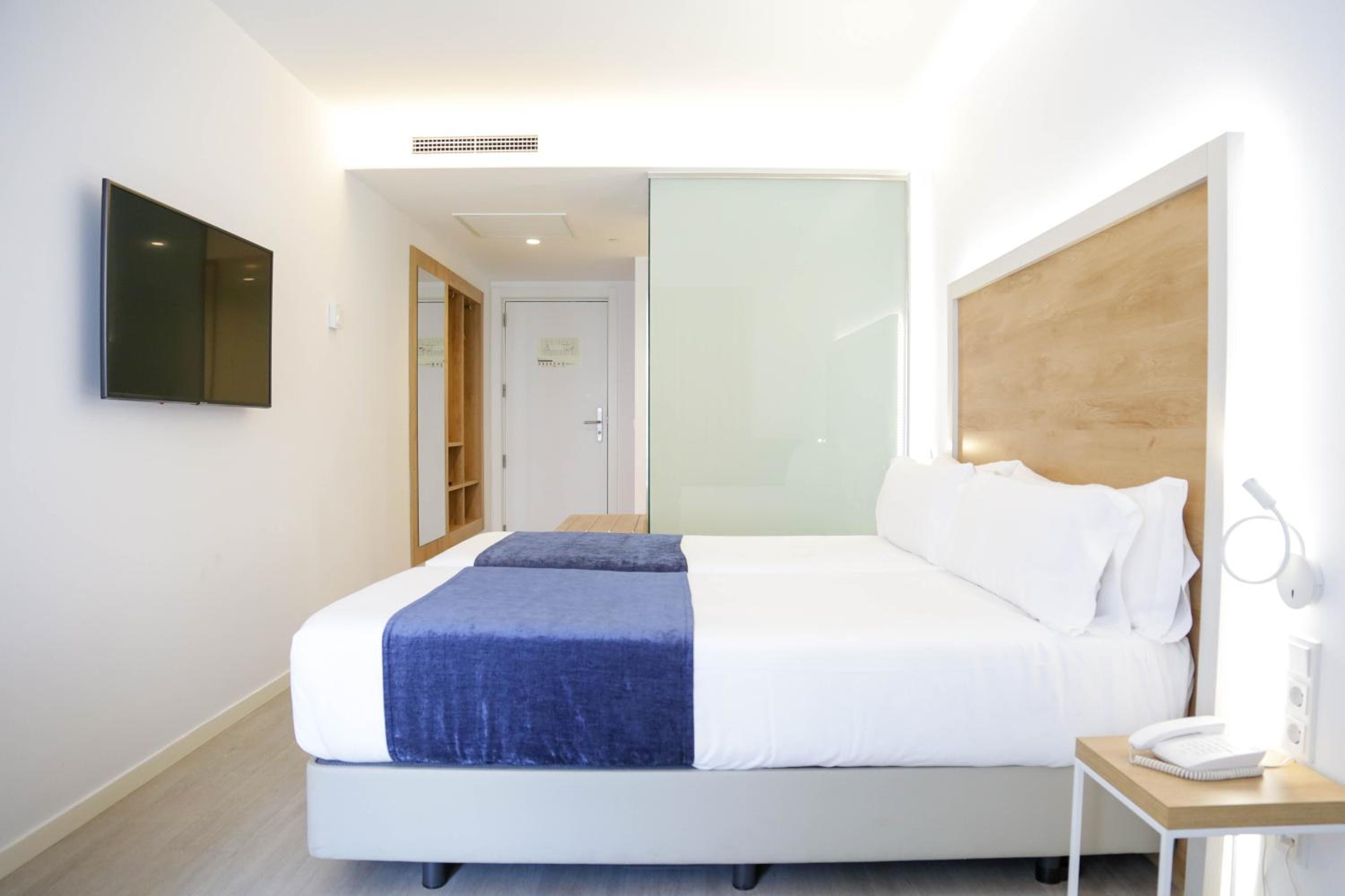 Deluxe Double Room - Photo 3