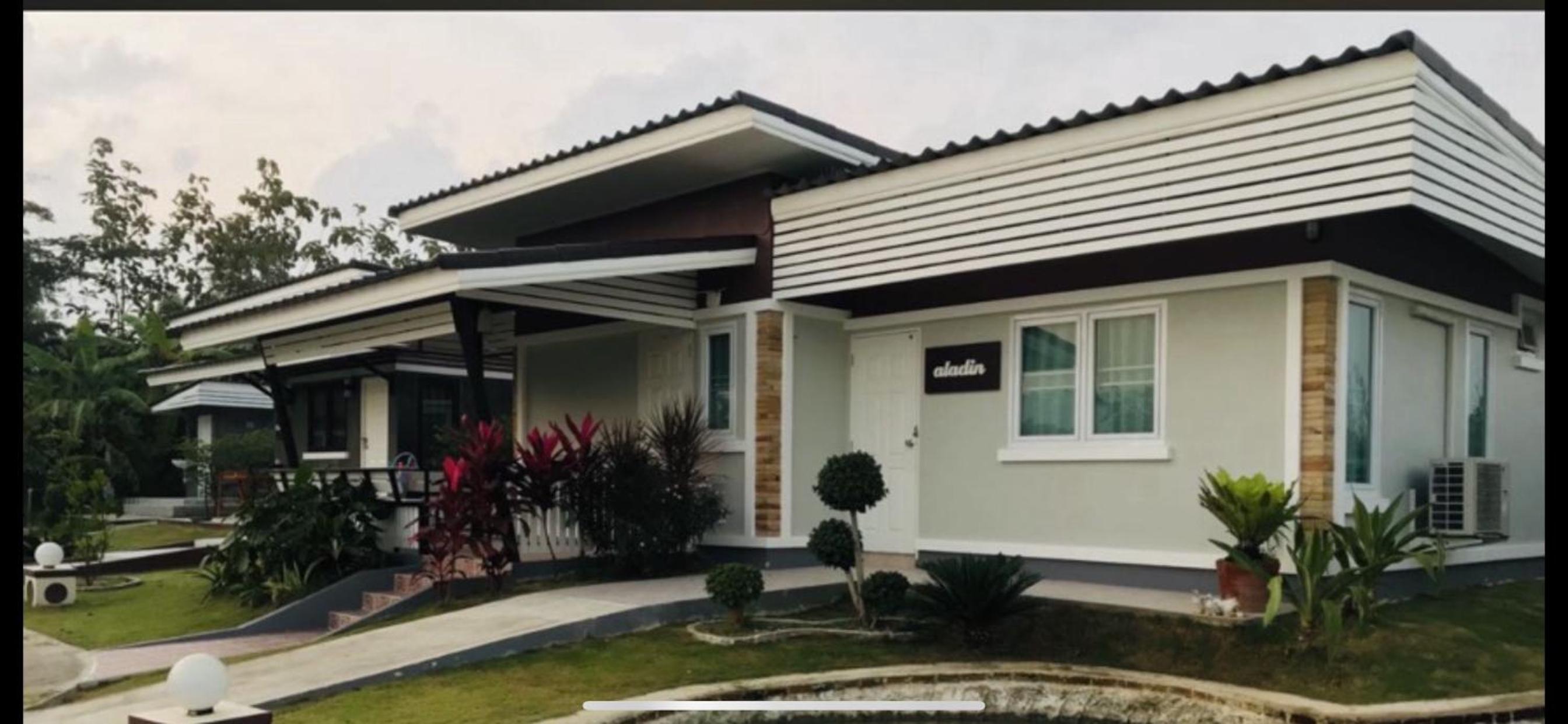 Two-Bedroom Bungalow with Mountain View photo 3