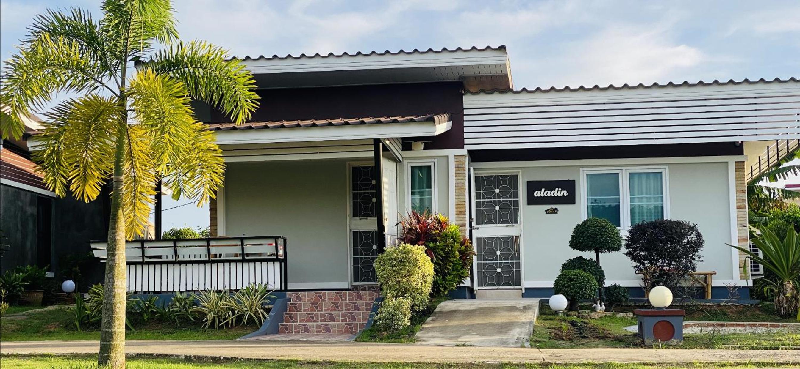 Two-Bedroom Bungalow with Mountain View photo 2