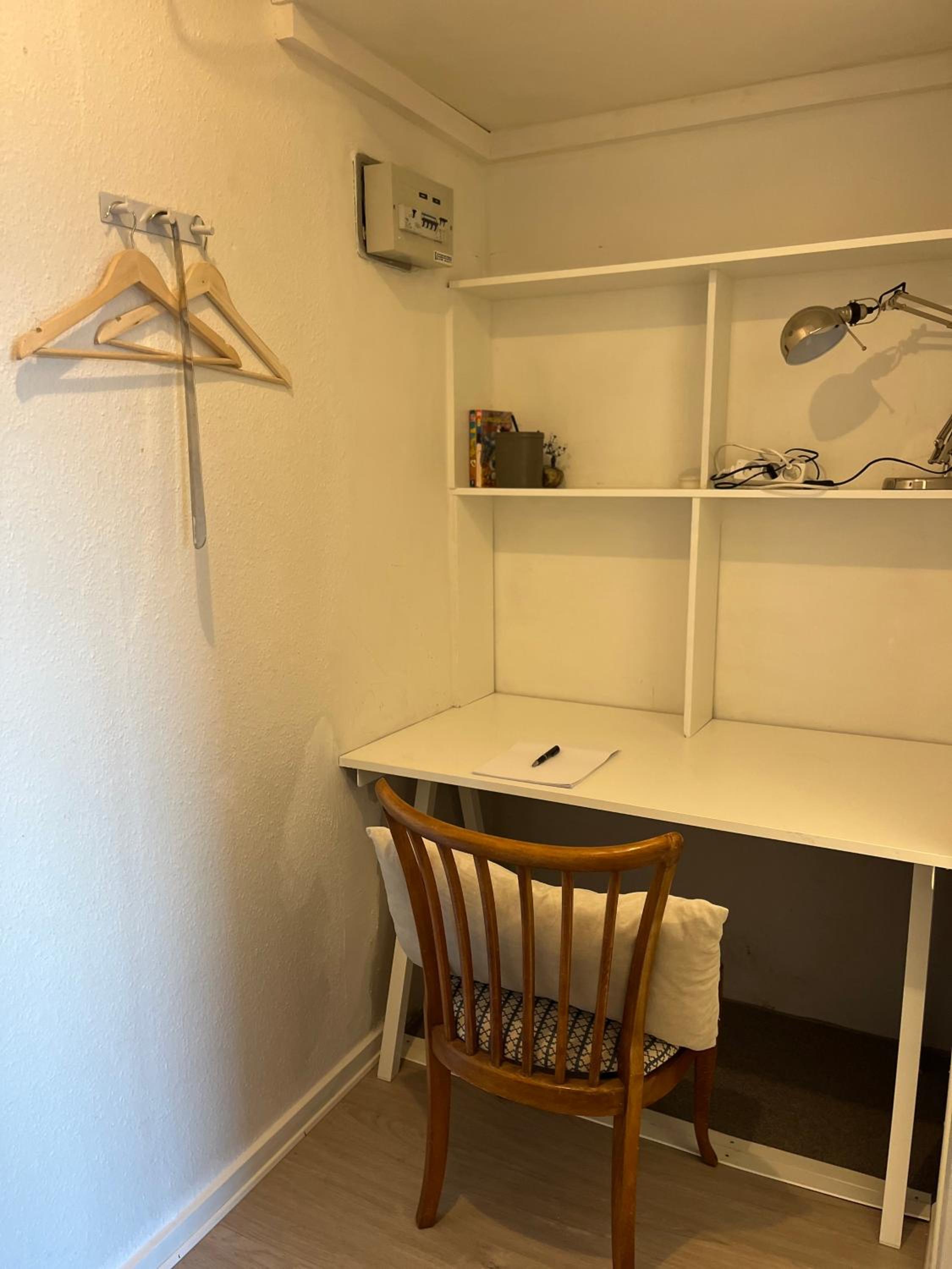 One-Bedroom Apartment photo 1