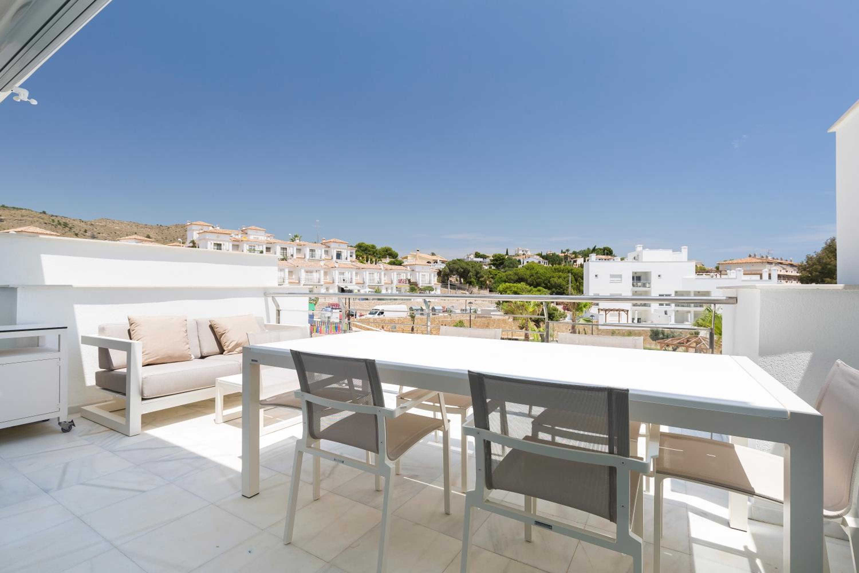 Apartamento con terraza y vistas Apartamento con terraza y vistas