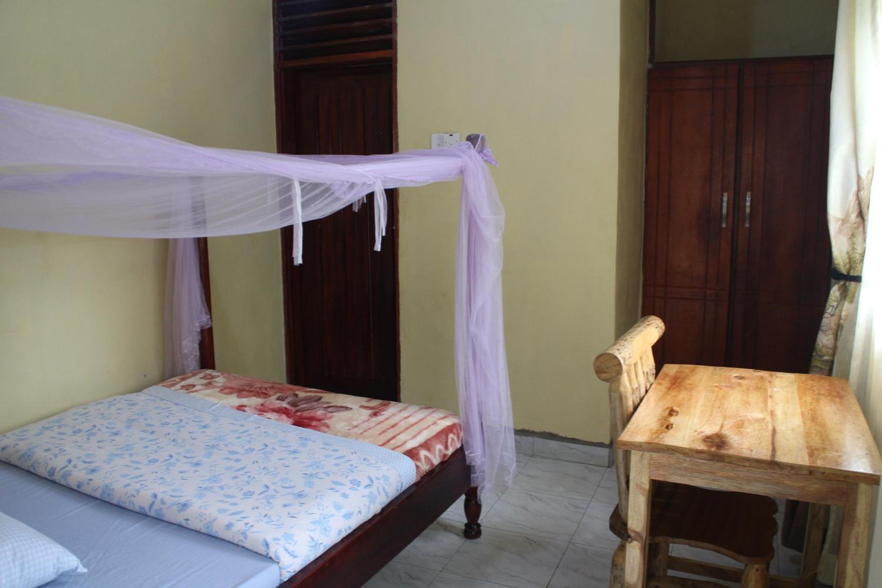 Budget Double Room photo 3