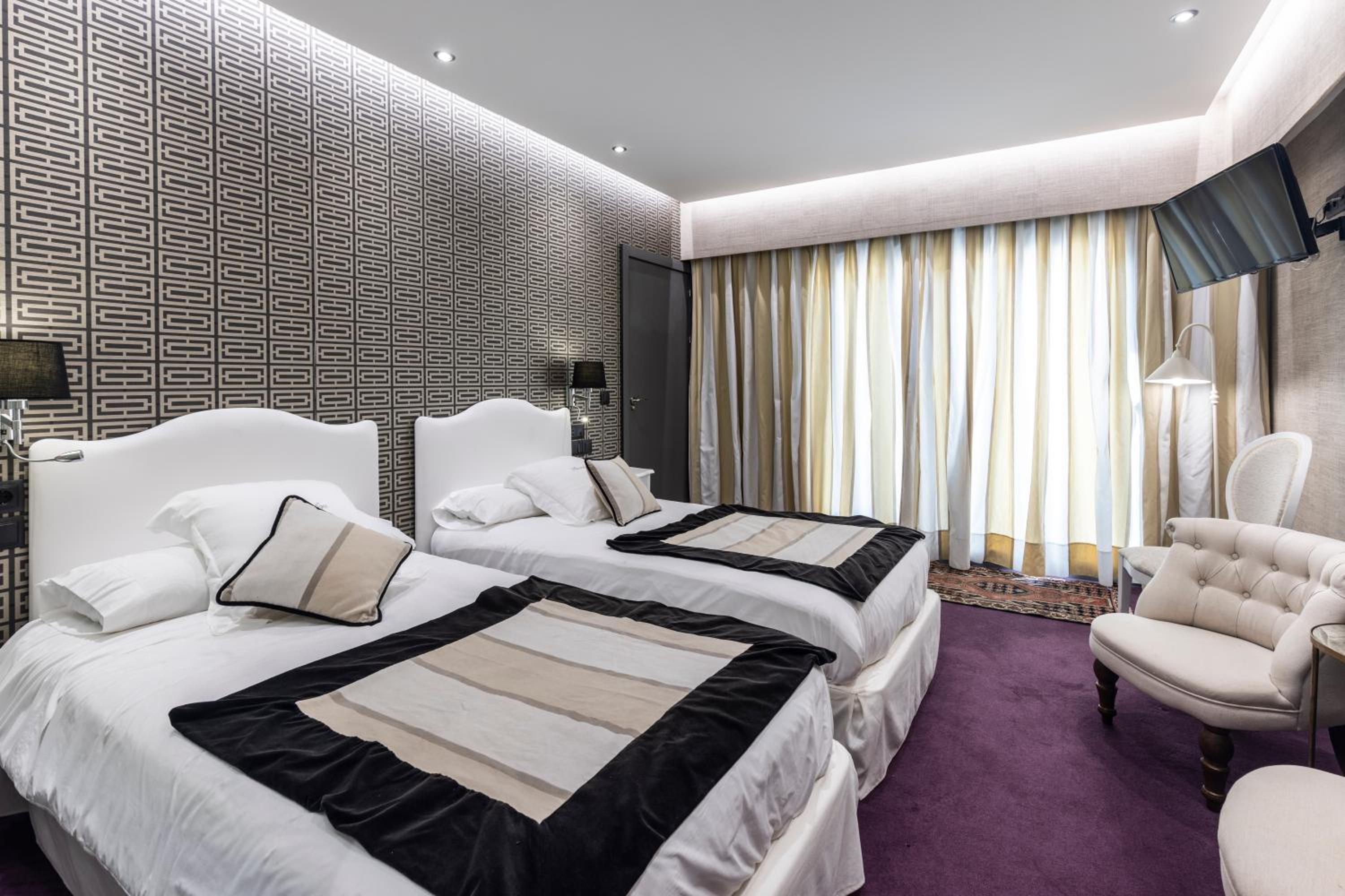Twin Room with Terrace photo 2