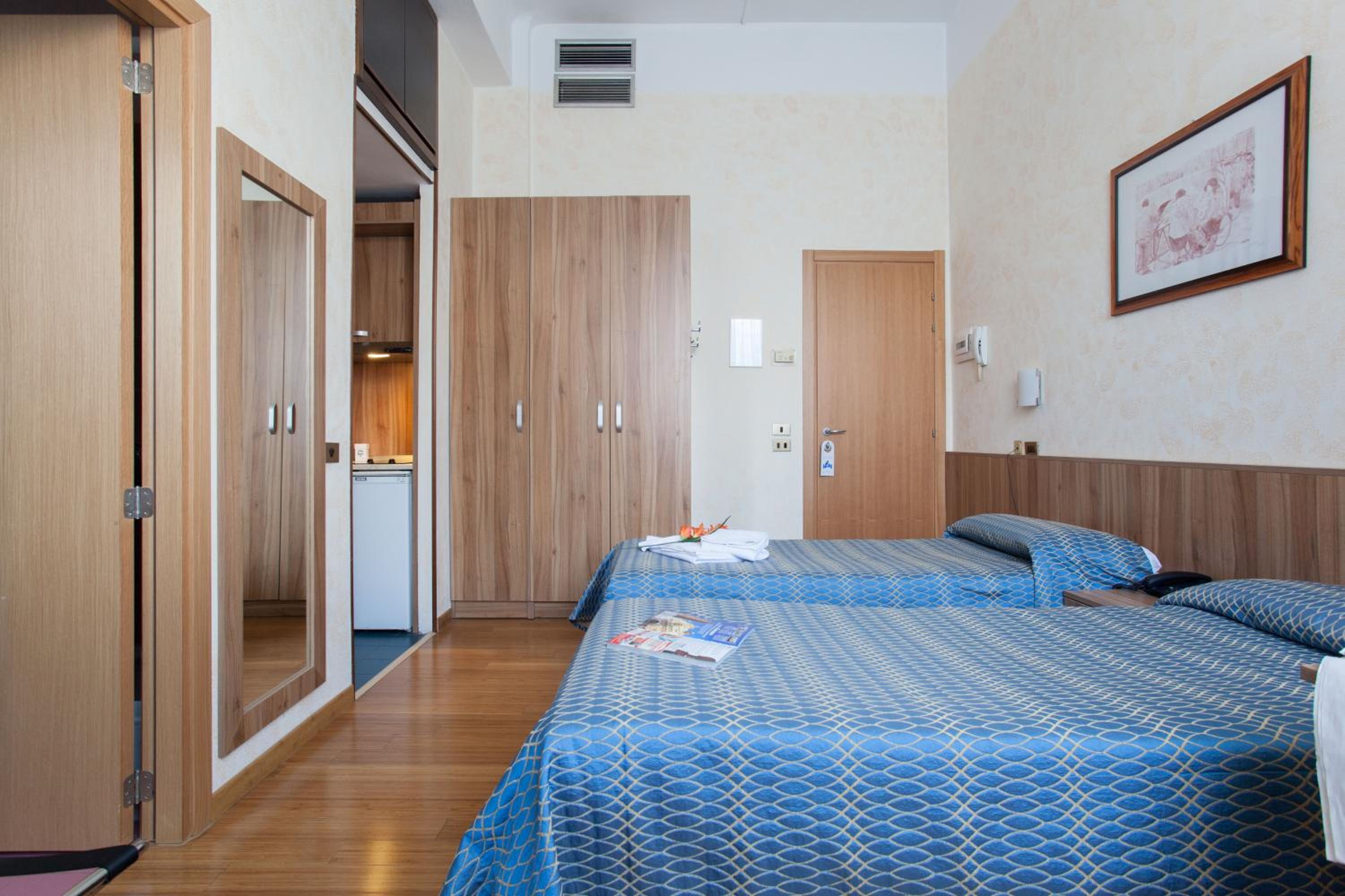 Twin Room with Kitchenette
