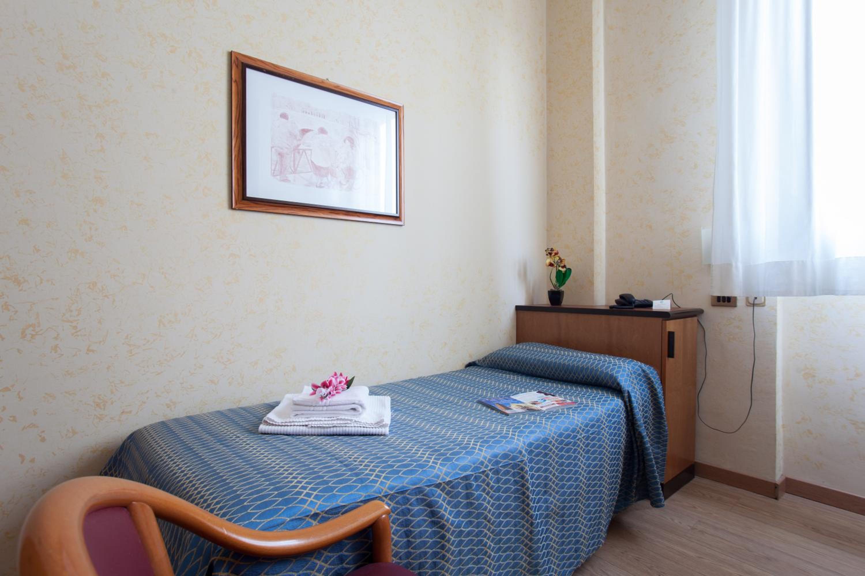 Single Room with Kitchenette